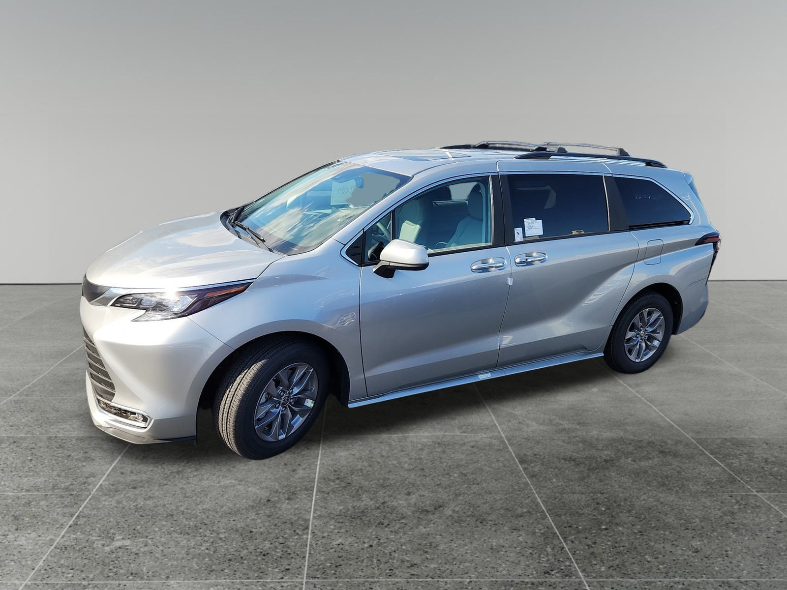 2024 Toyota Sienna XLE 4