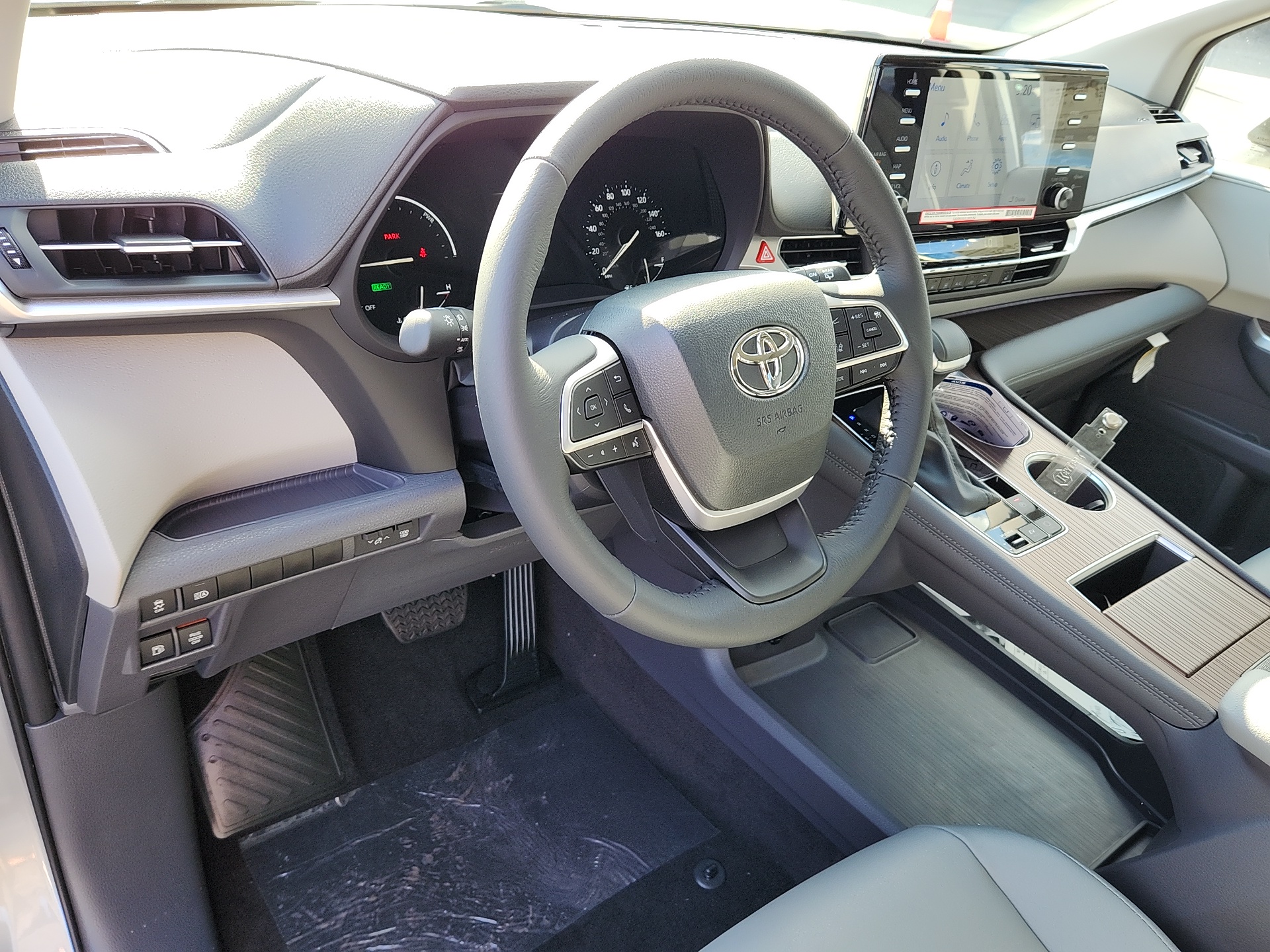 2024 Toyota Sienna XLE 11