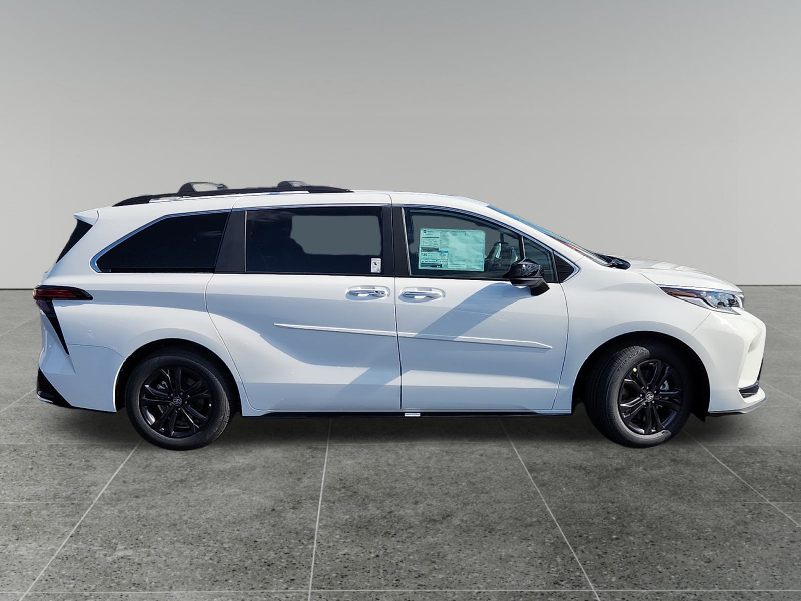 2024 Toyota Sienna XSE 8