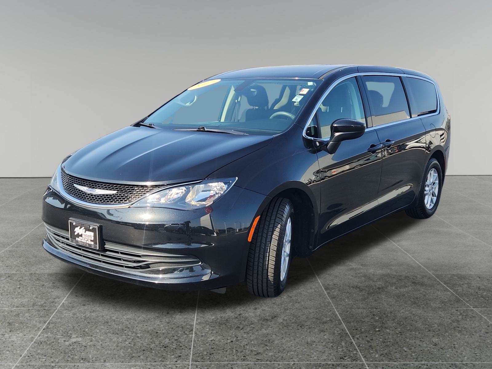 2017 Chrysler Pacifica Touring 3