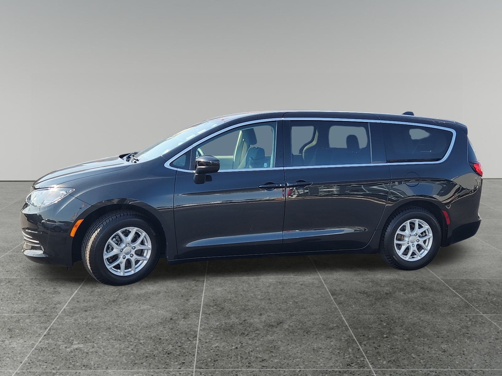 2017 Chrysler Pacifica Touring 4