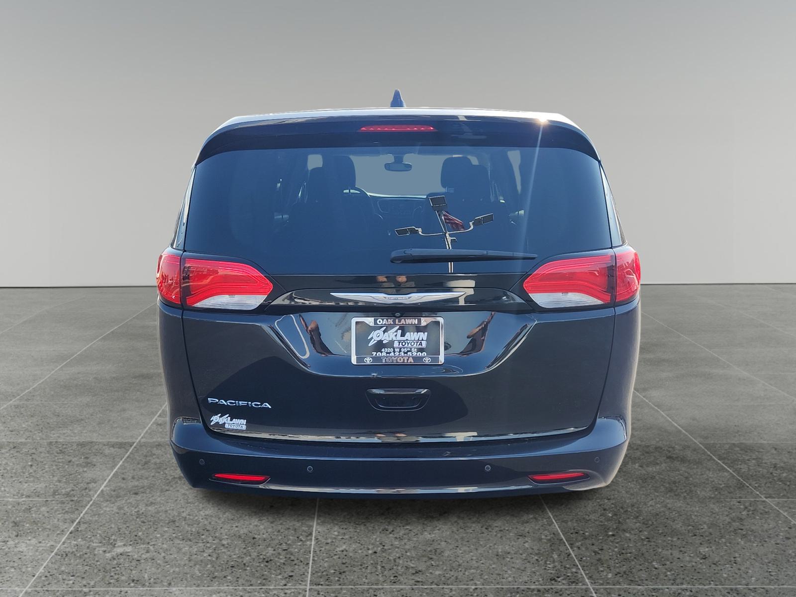 2017 Chrysler Pacifica Touring 6