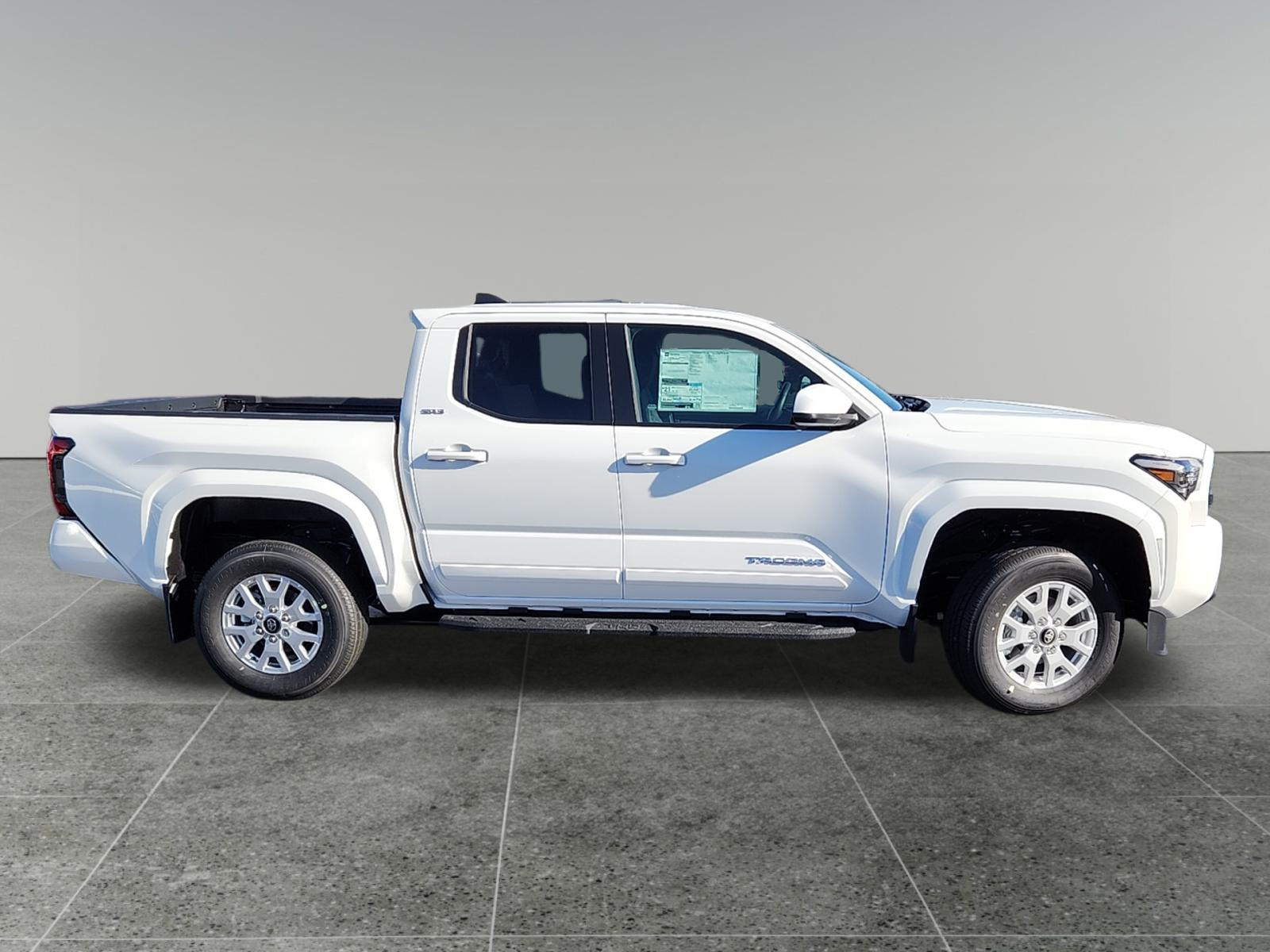 2024 Toyota Tacoma 4WD SR5 8