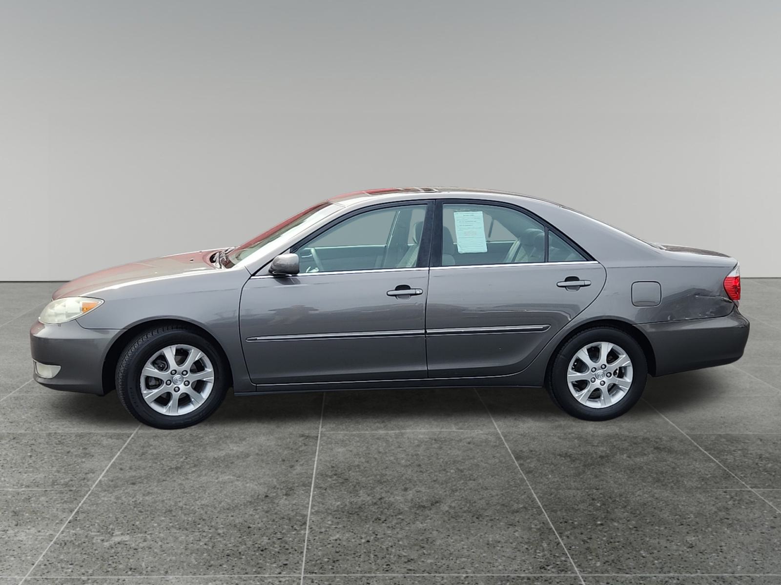 2005 Toyota Camry XLE 4