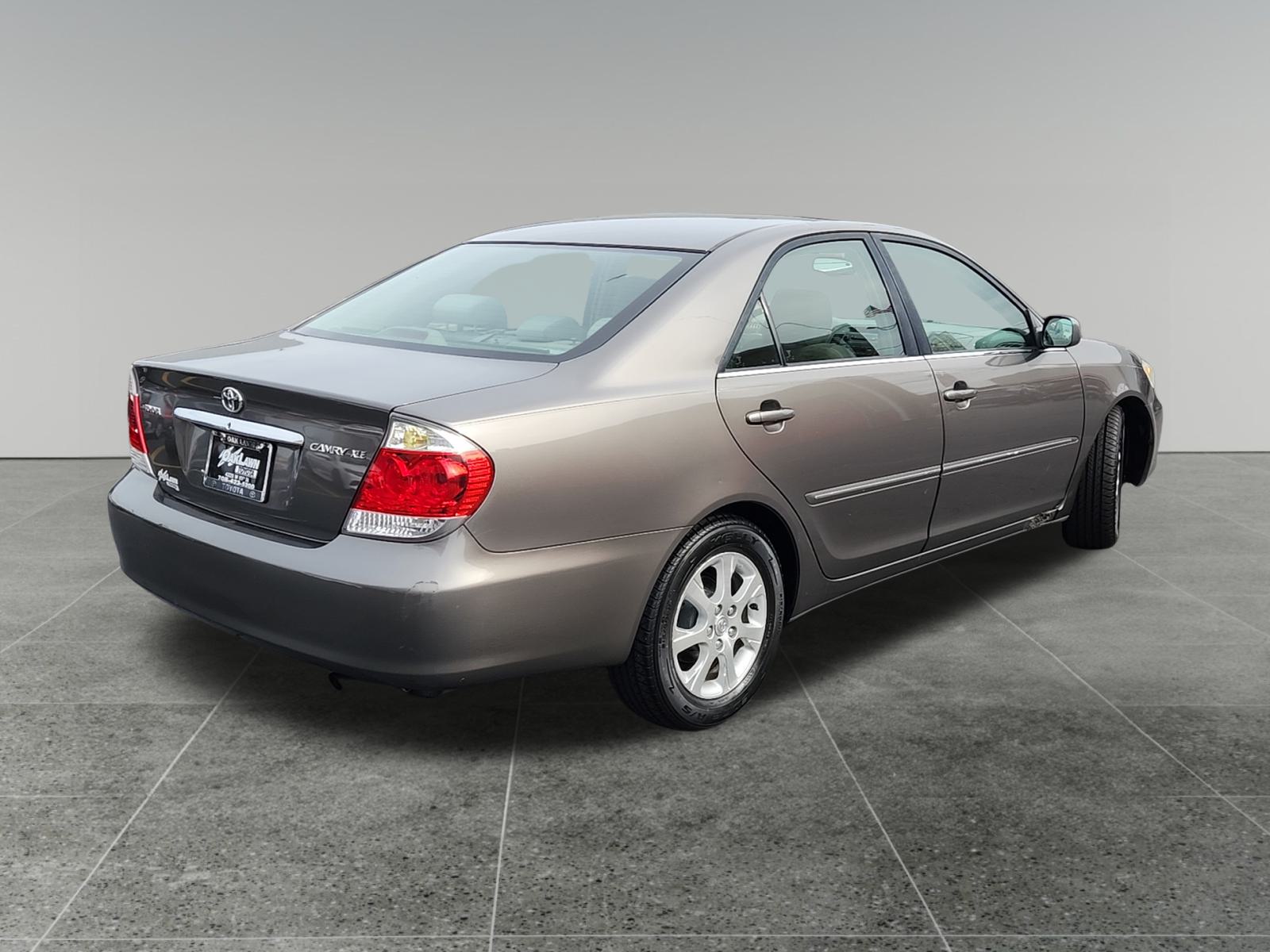 2005 Toyota Camry XLE 6