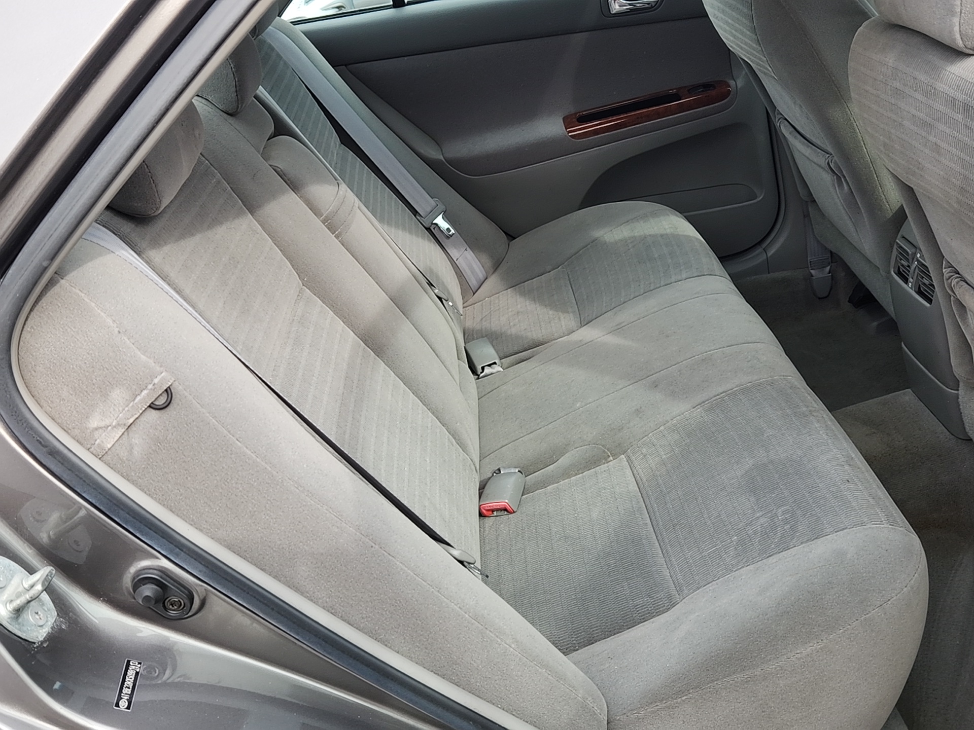 2005 Toyota Camry XLE 22