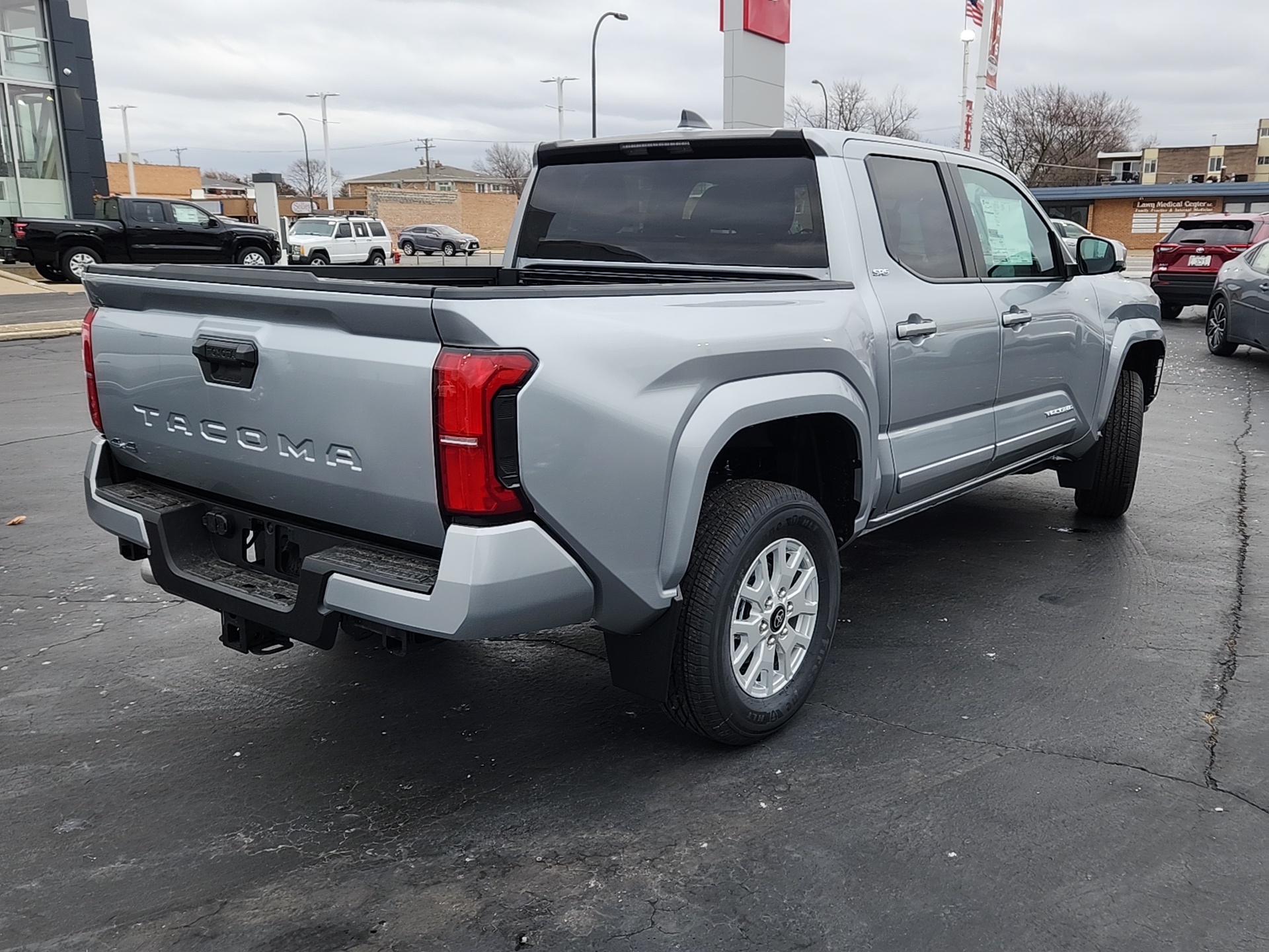 2024 Toyota Tacoma 4WD SR5 7