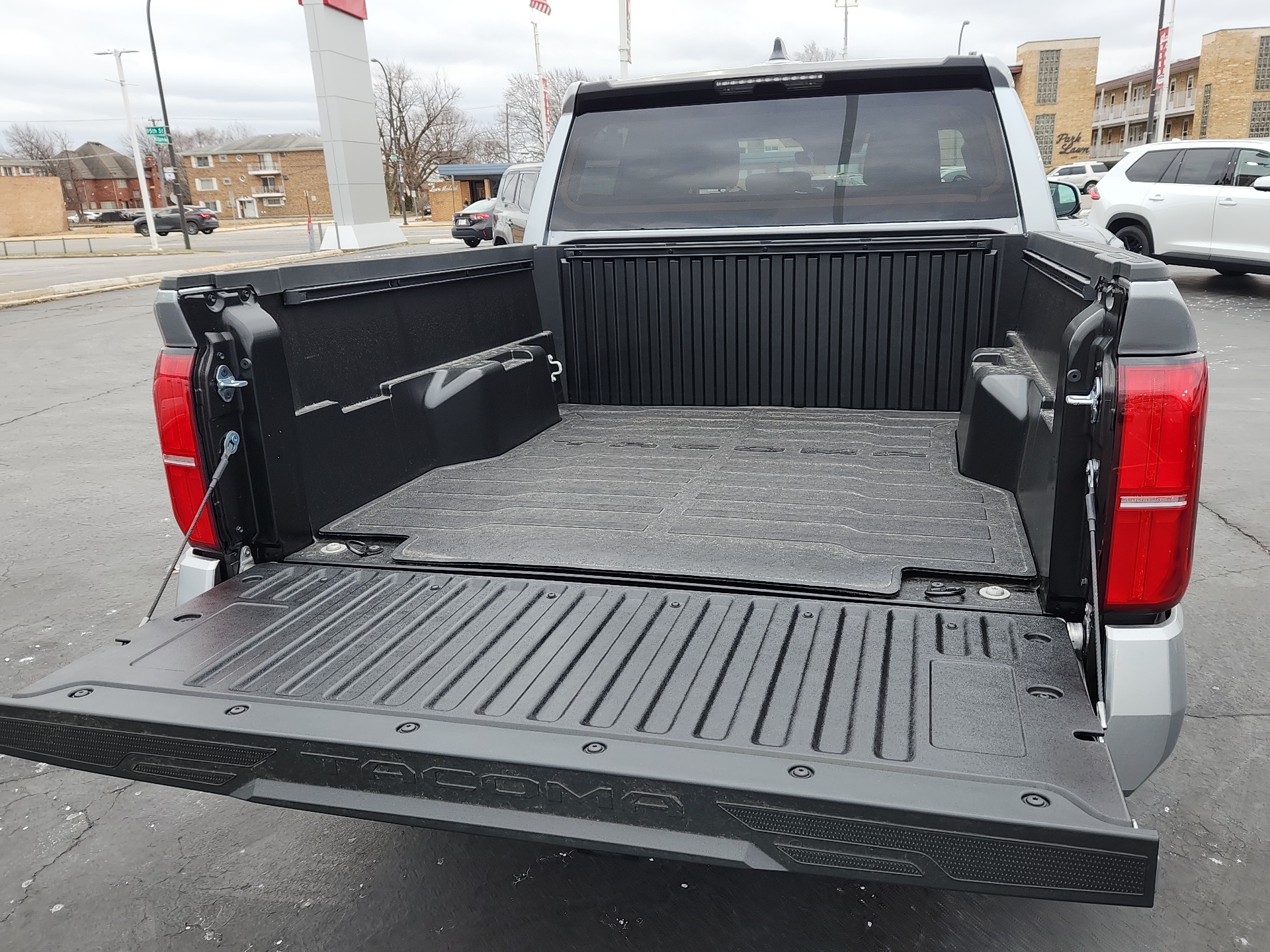 2024 Toyota Tacoma 4WD SR5 26