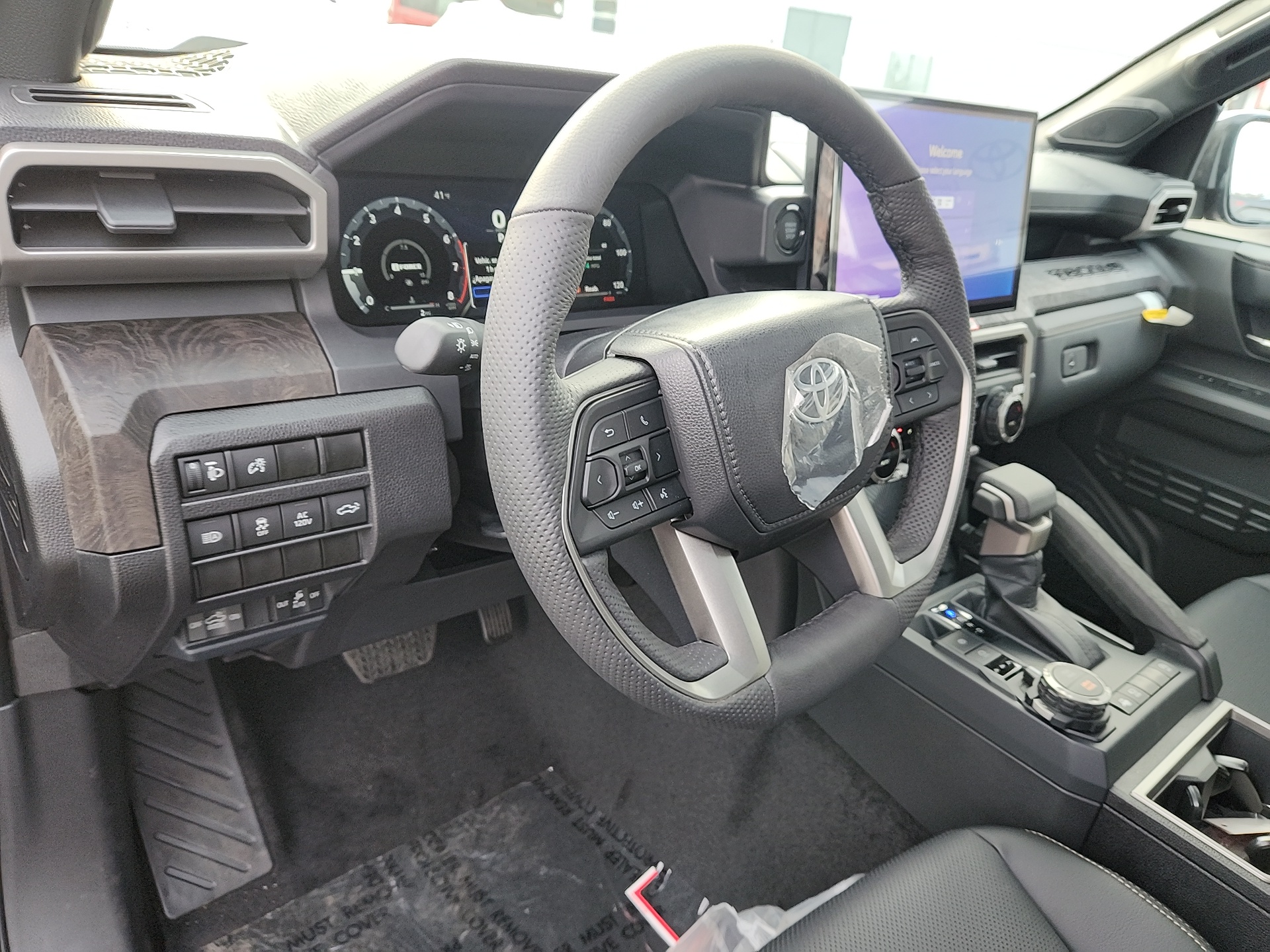 2024 Toyota Tacoma 4WD Limited 11