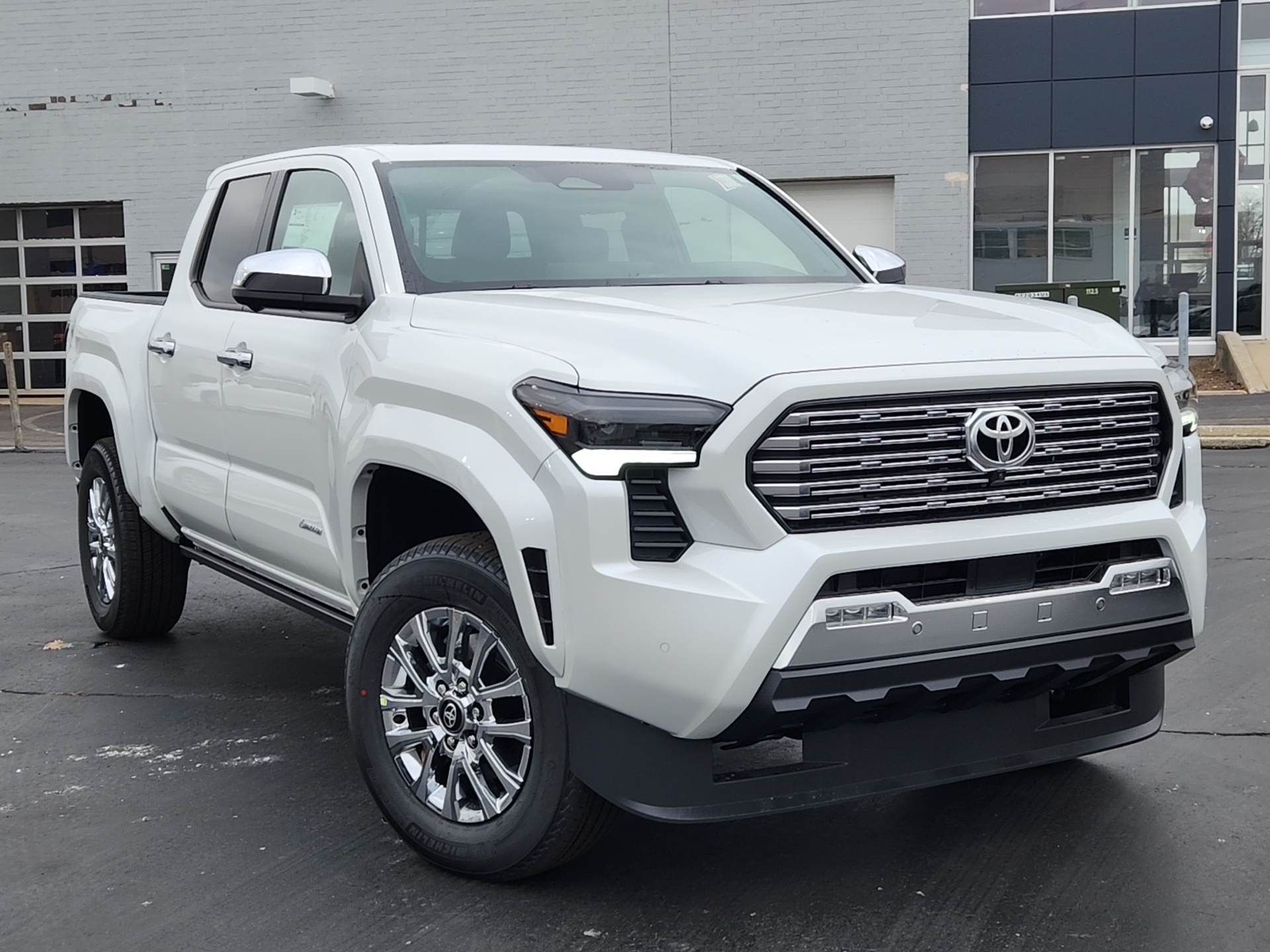 2024 Toyota Tacoma 4WD  1