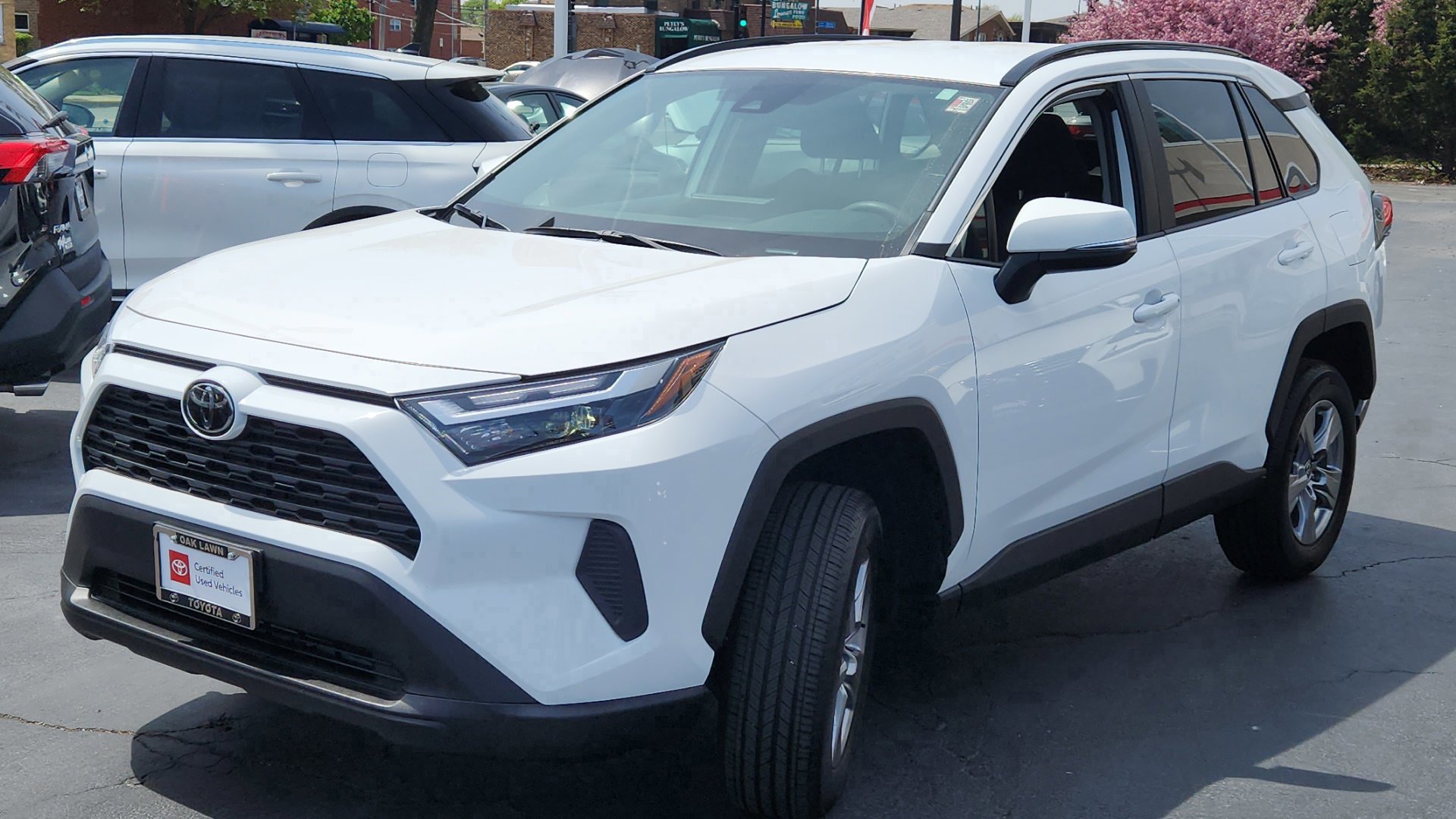 2023 Toyota RAV4 XLE 3