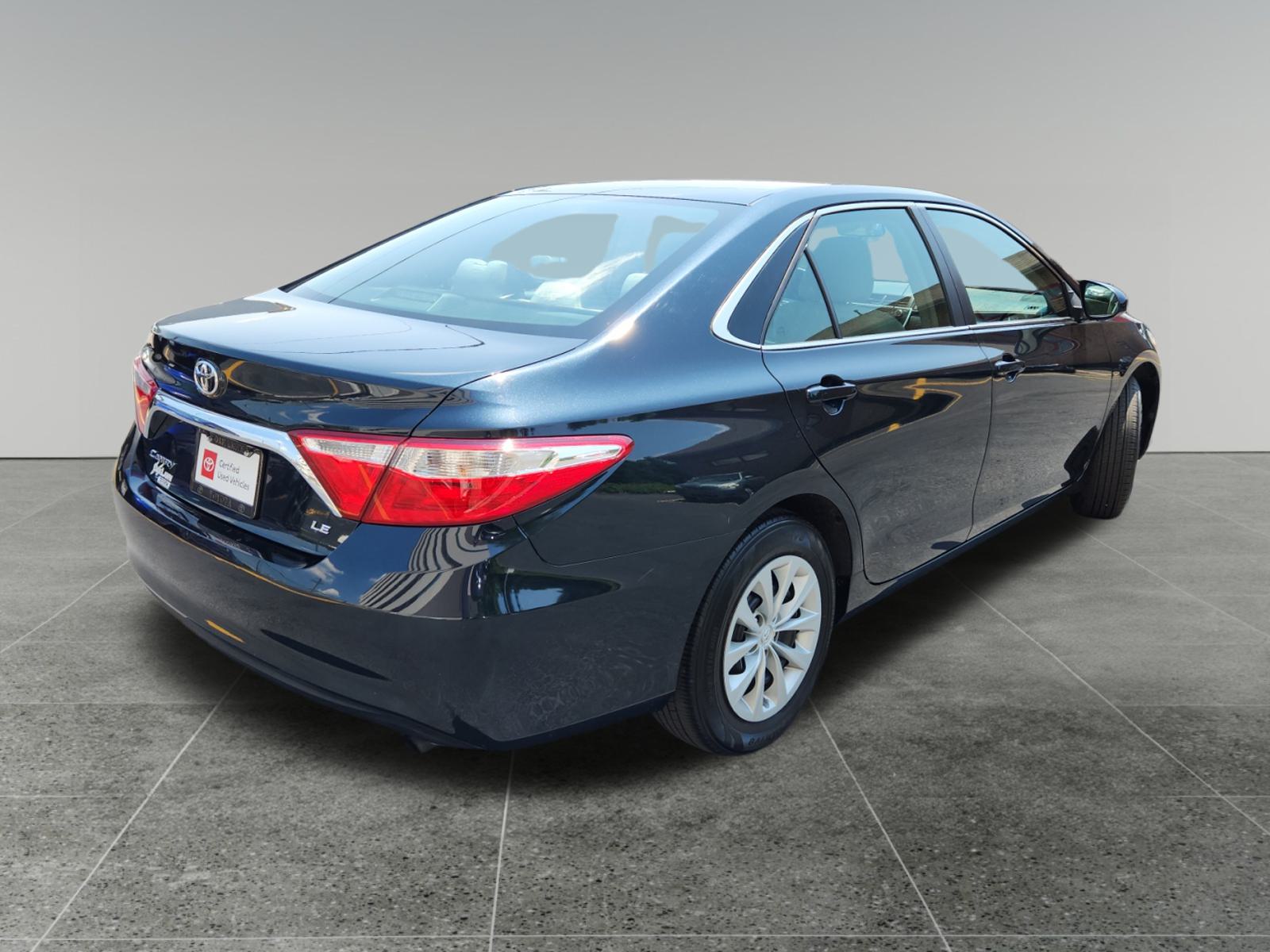 2017 Toyota Camry LE 7