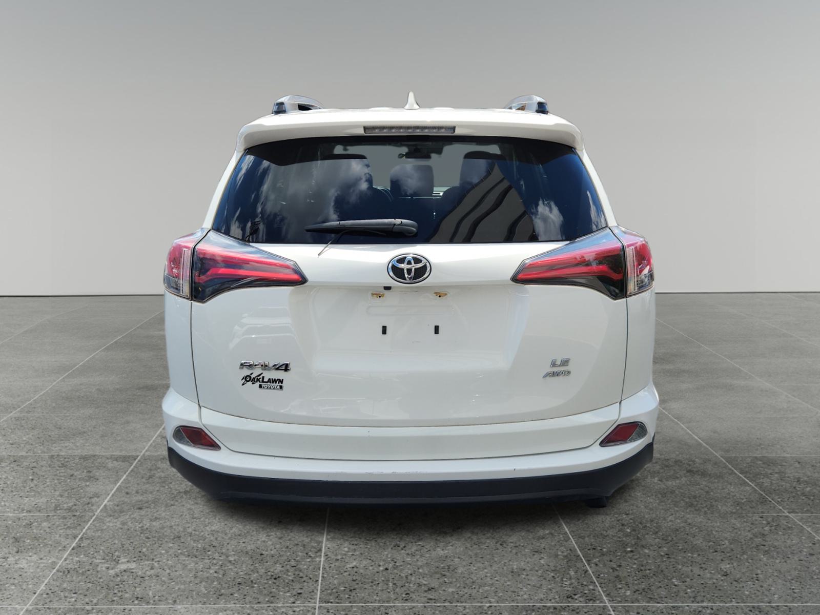 2018 Toyota RAV4 LE 6