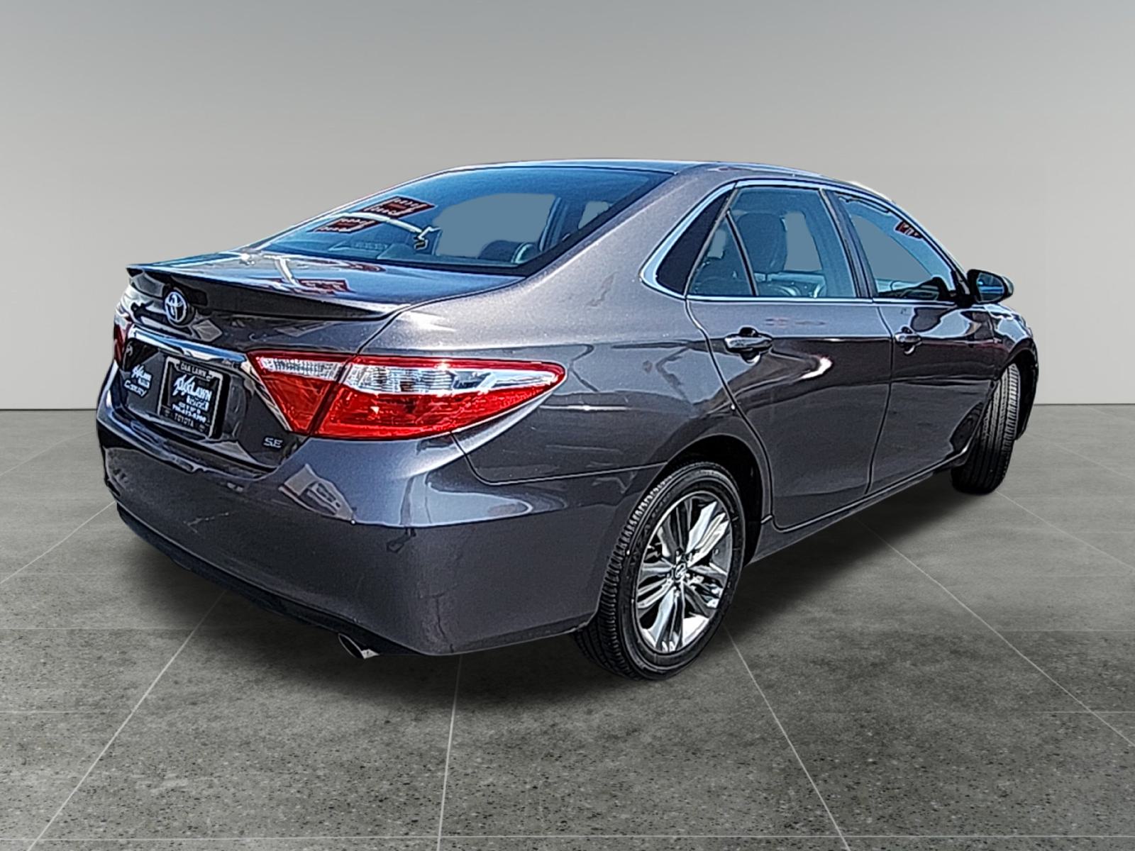 2016 Toyota Camry SE 7