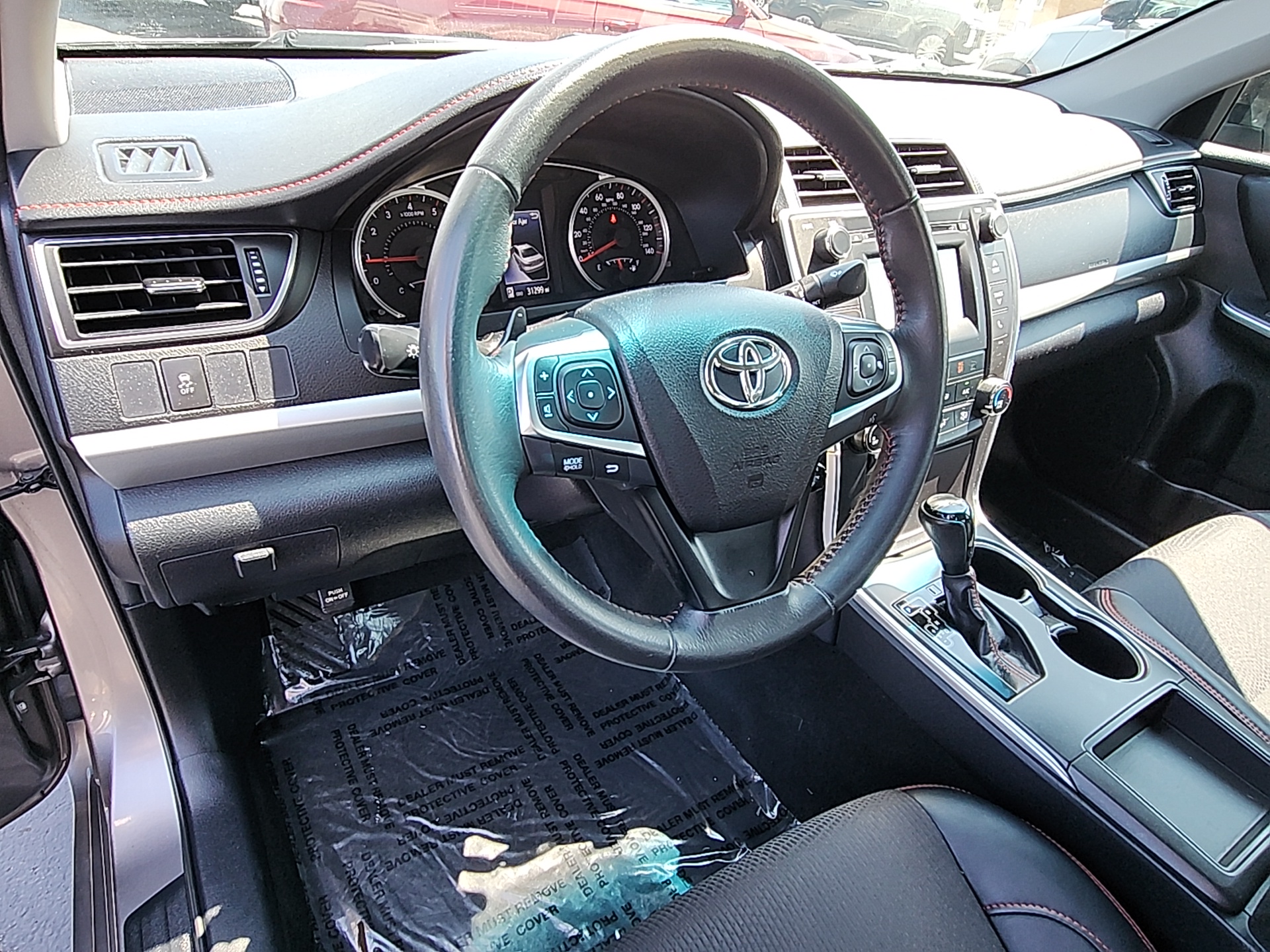 2016 Toyota Camry SE 11