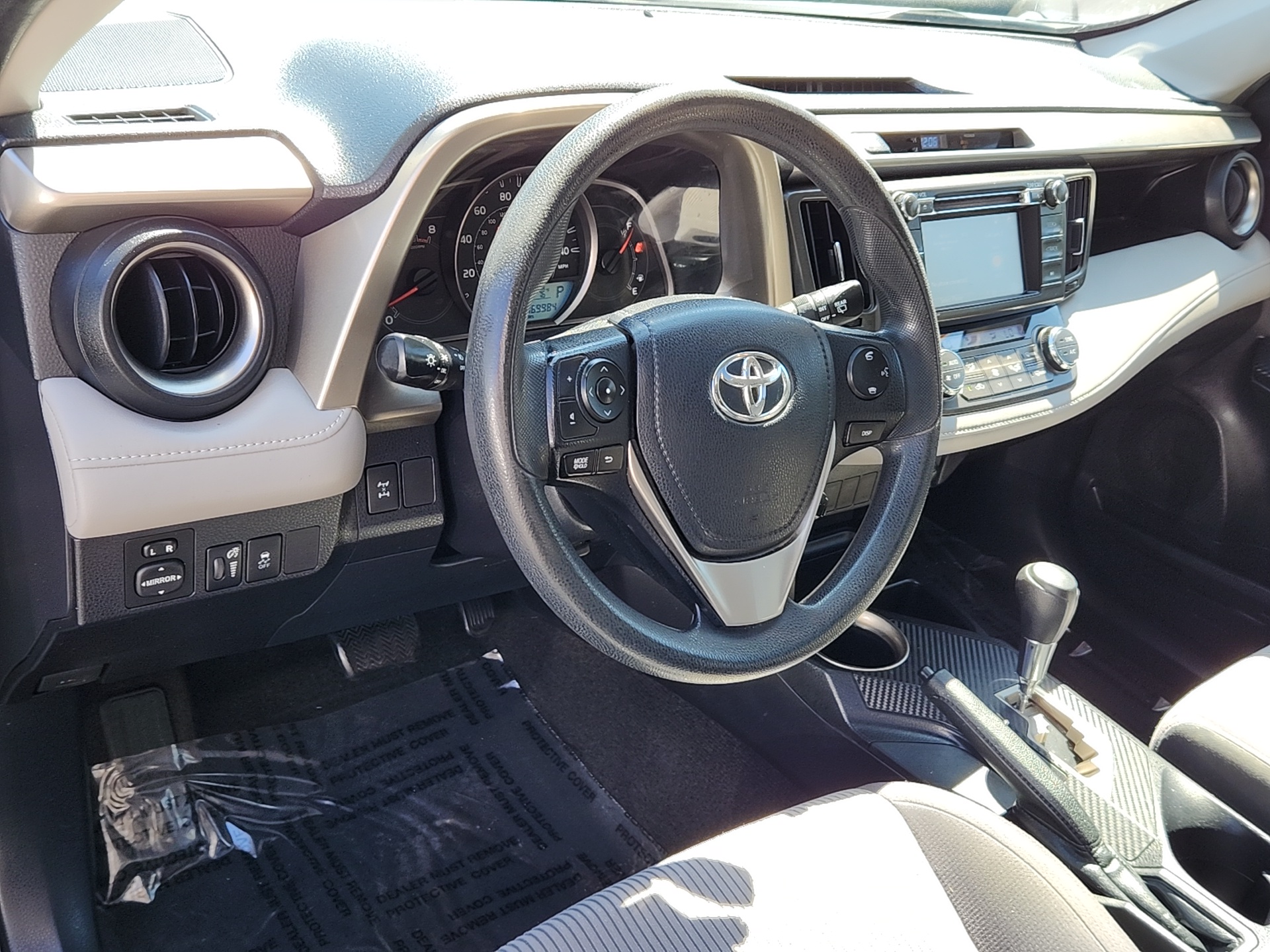 2014 Toyota RAV4 XLE 11