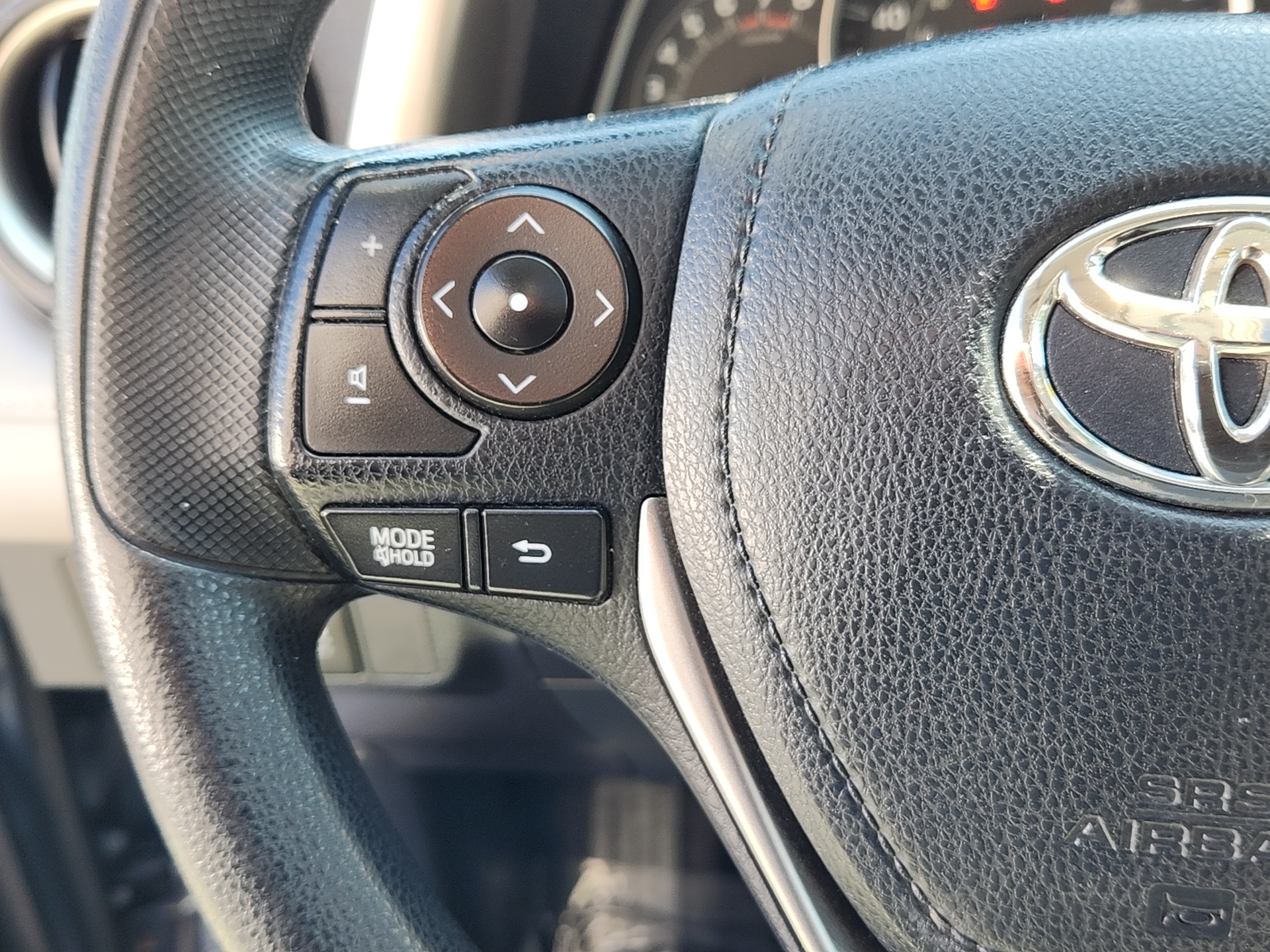 2014 Toyota RAV4 XLE 19