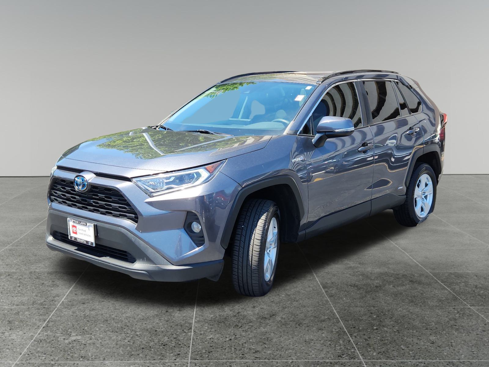 2021 Toyota RAV4 Hybrid XLE 3