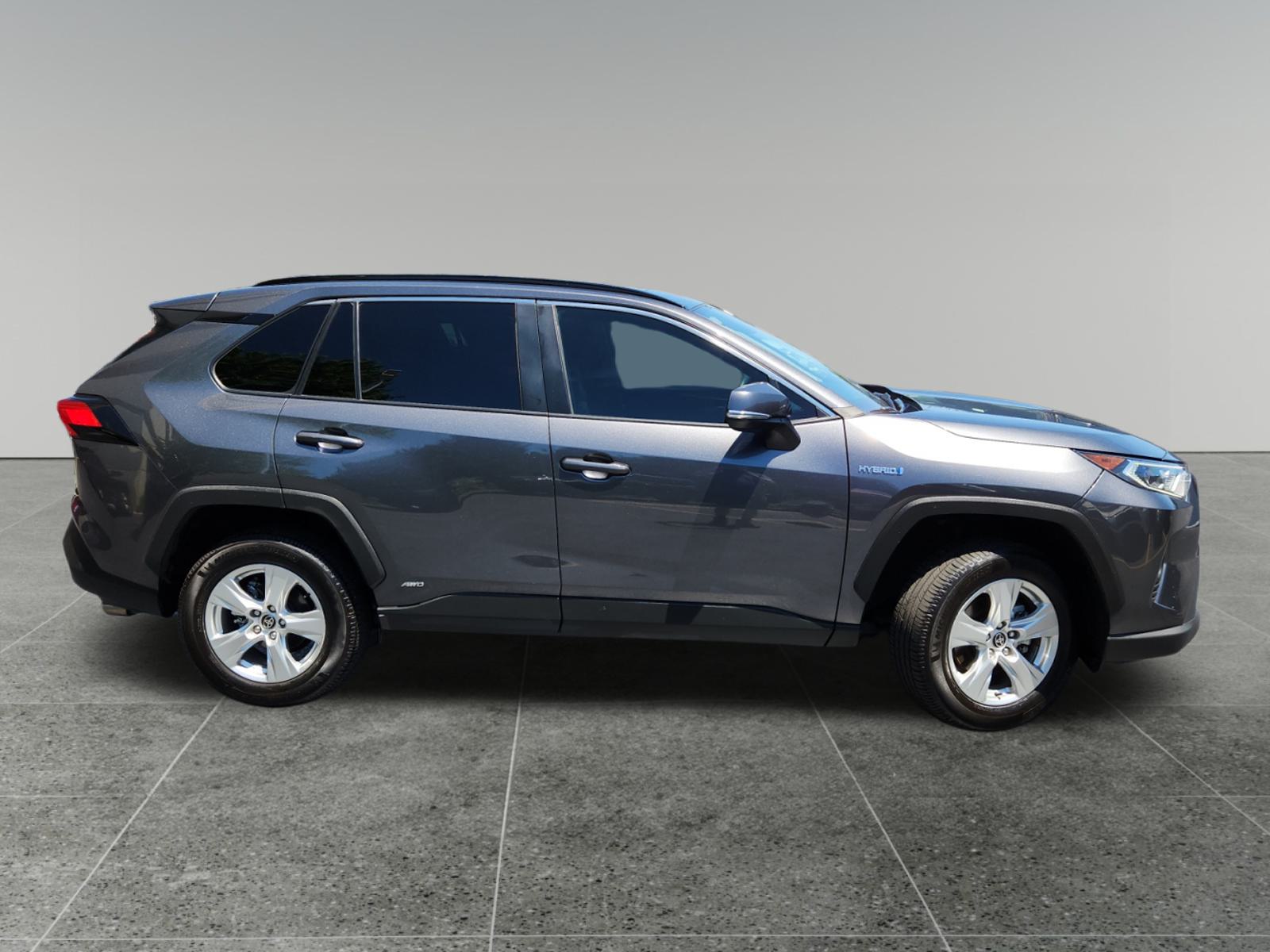 2021 Toyota RAV4 Hybrid XLE 8