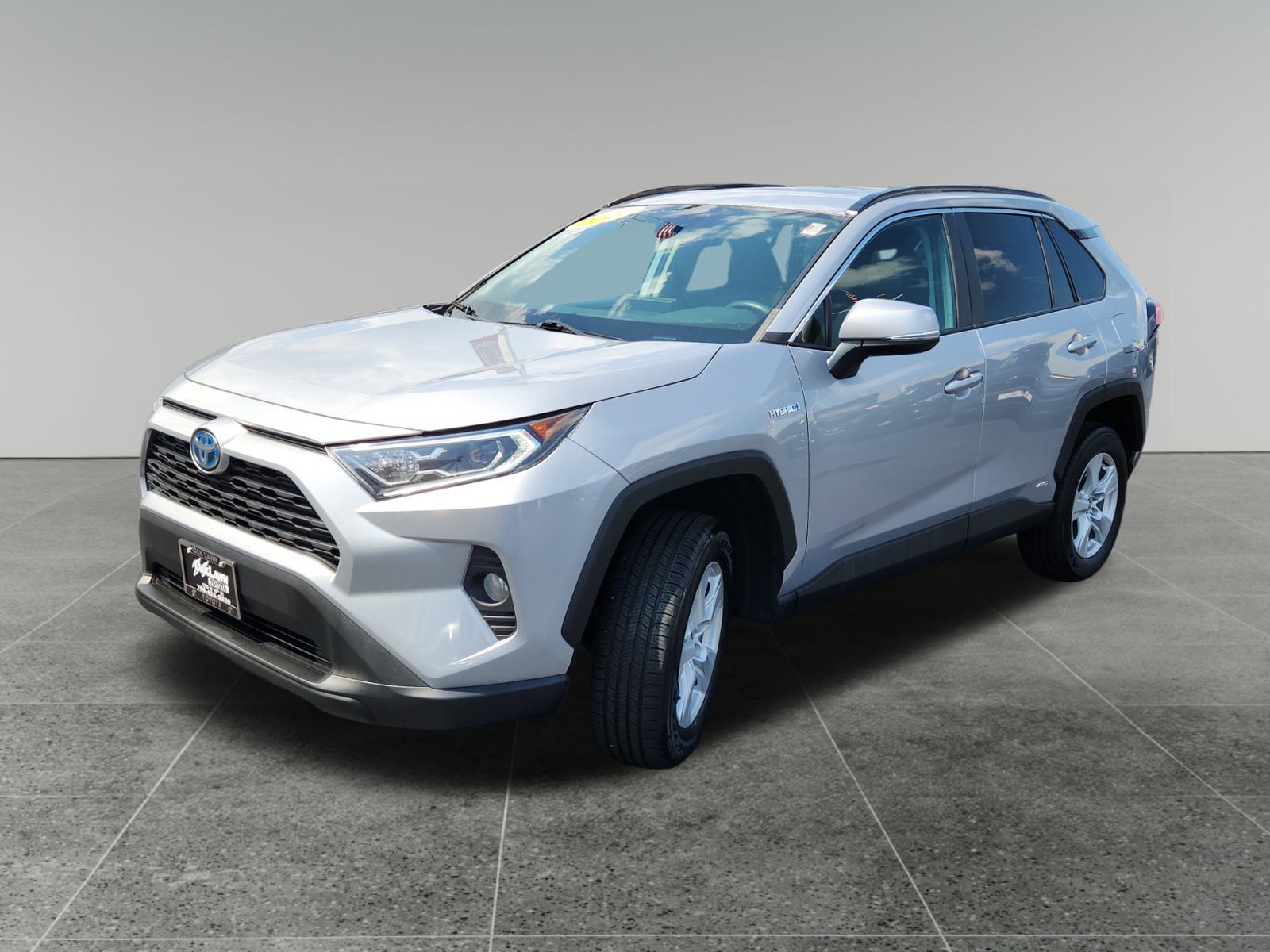 2021 Toyota RAV4 Hybrid XLE 3