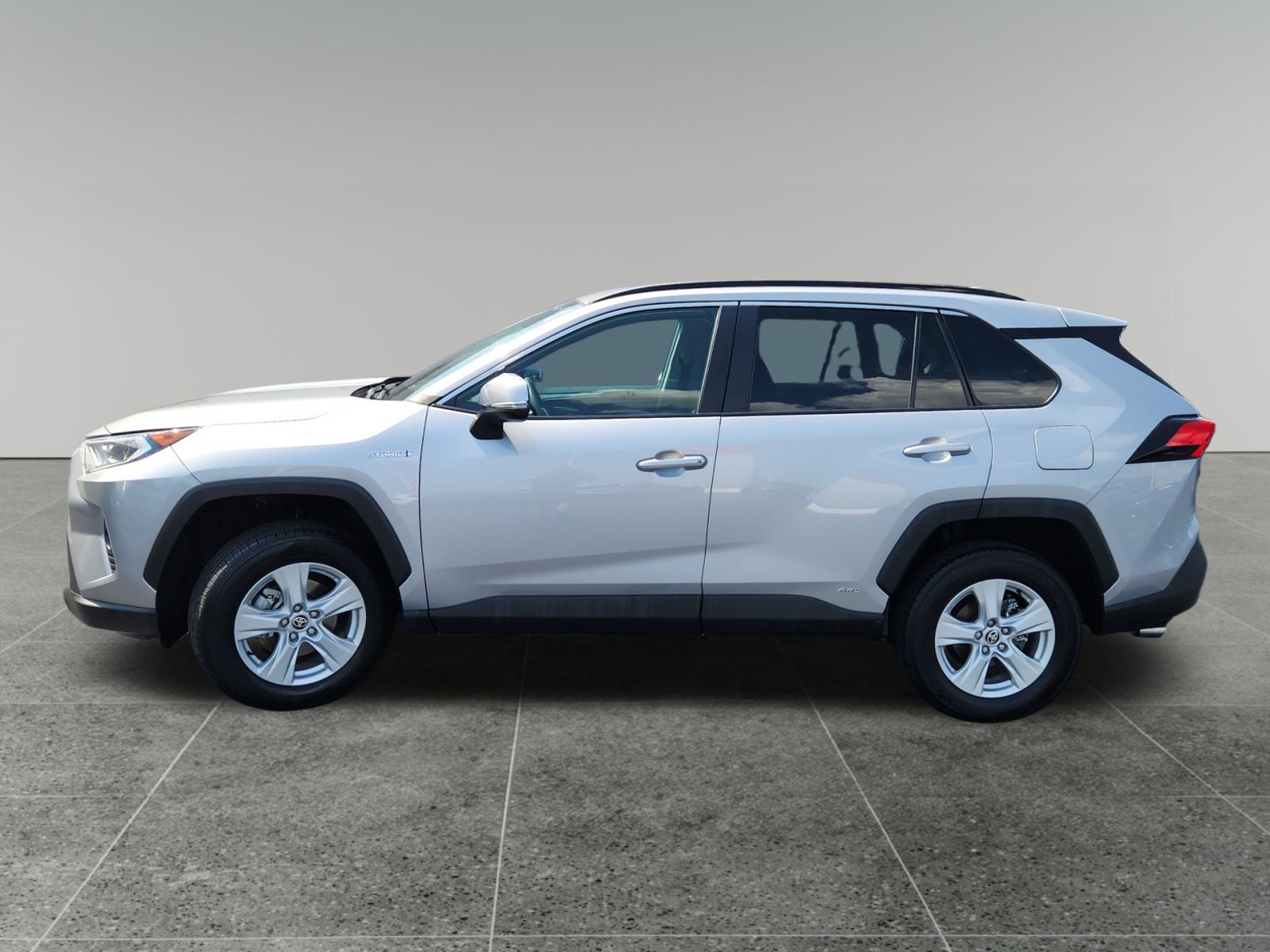 2021 Toyota RAV4 Hybrid XLE 4