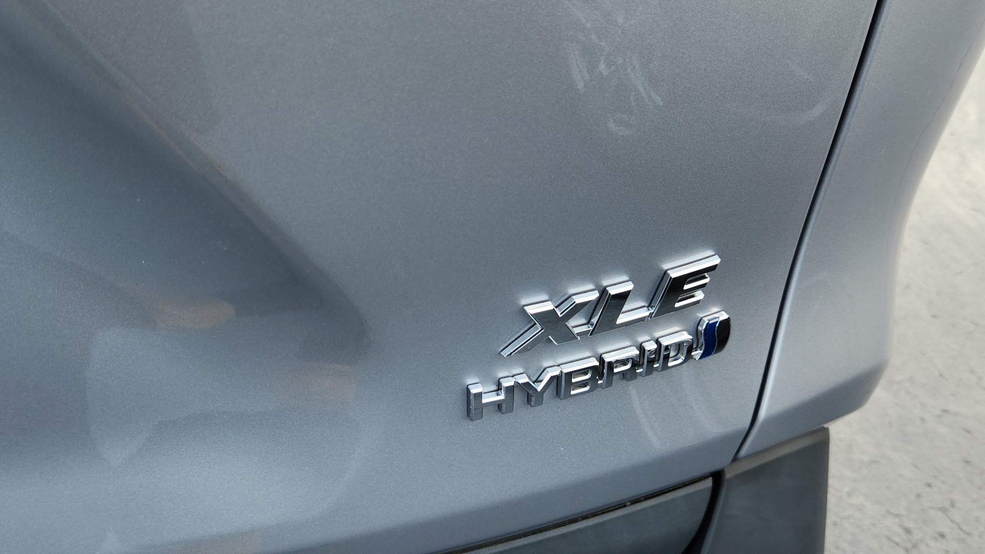 2021 Toyota RAV4 Hybrid XLE 27