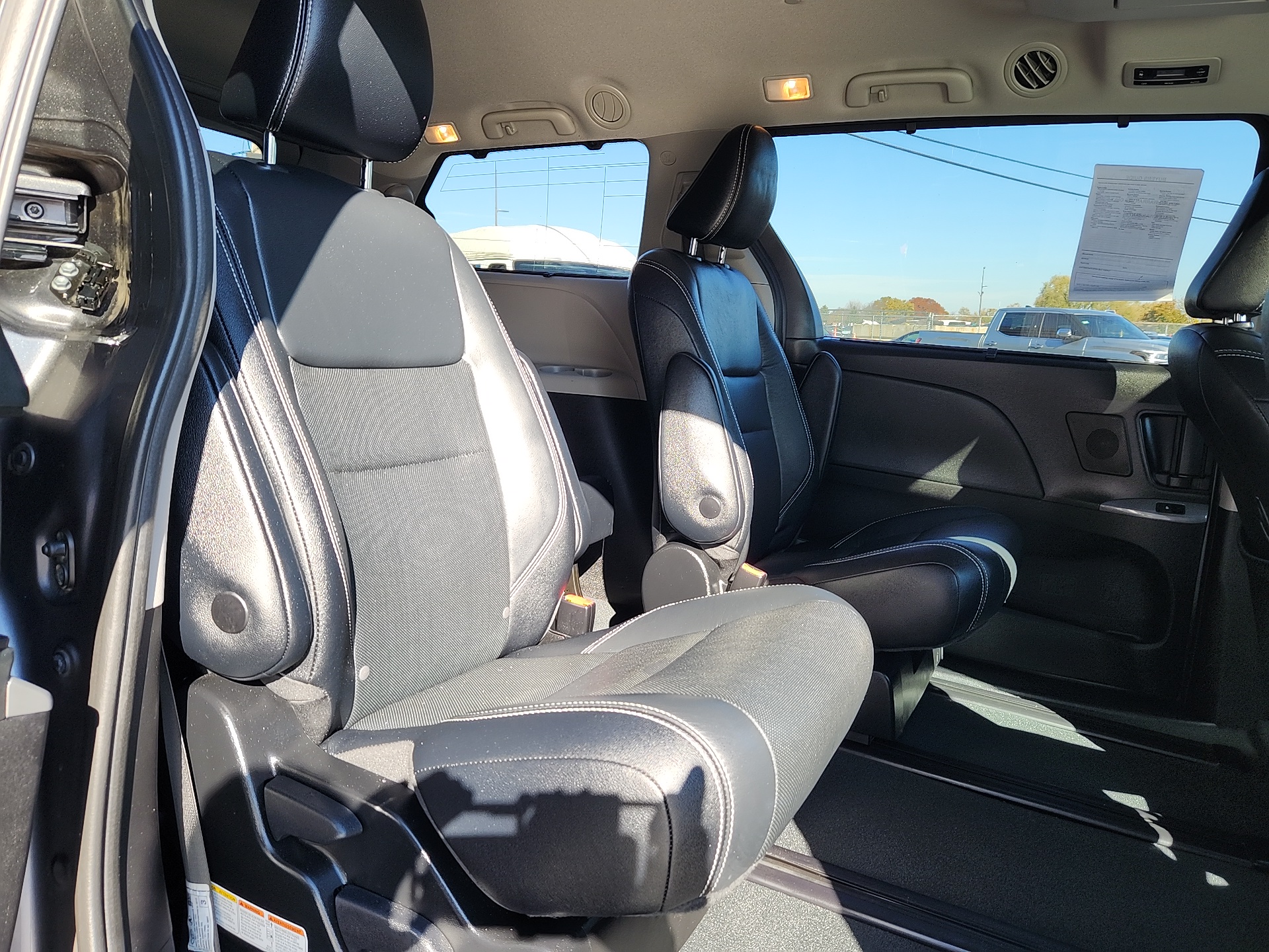 2019 Toyota Sienna SE Premium 31