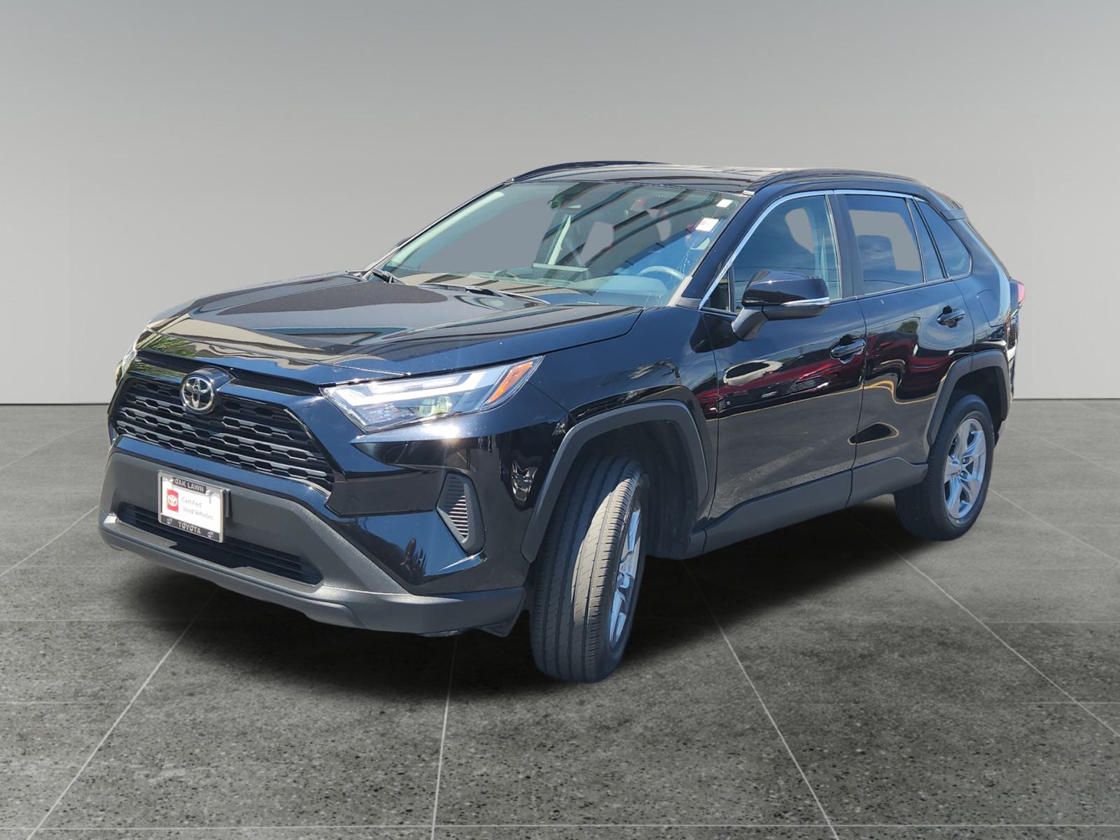 2022 Toyota RAV4 XLE 3