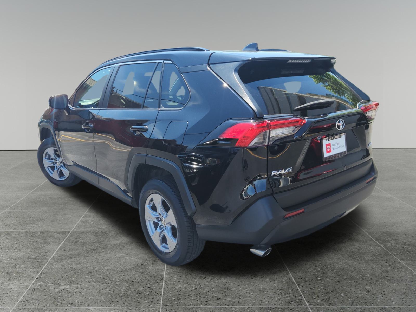 2022 Toyota RAV4 XLE 5