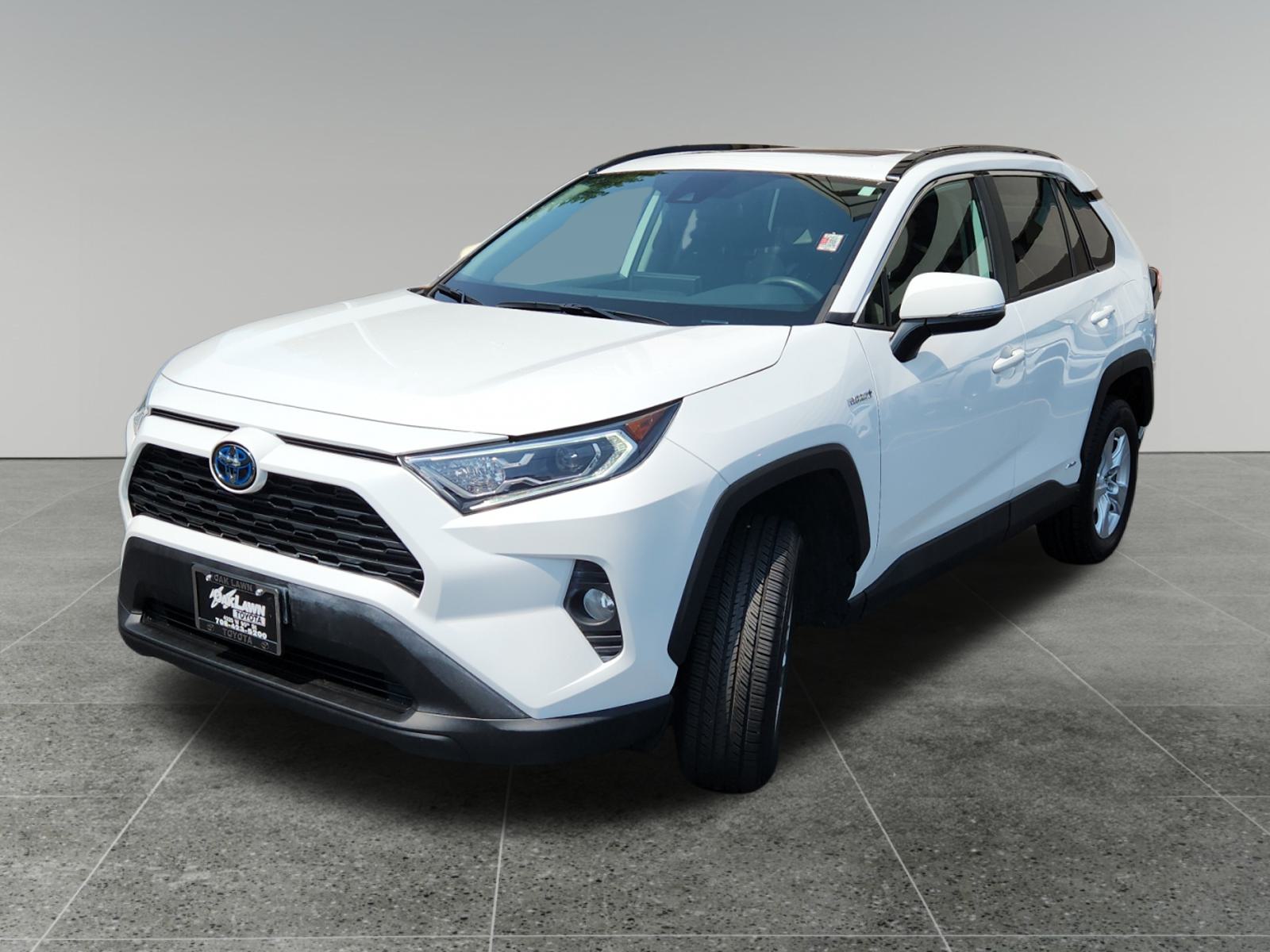 2021 Toyota RAV4 Hybrid XLE 3