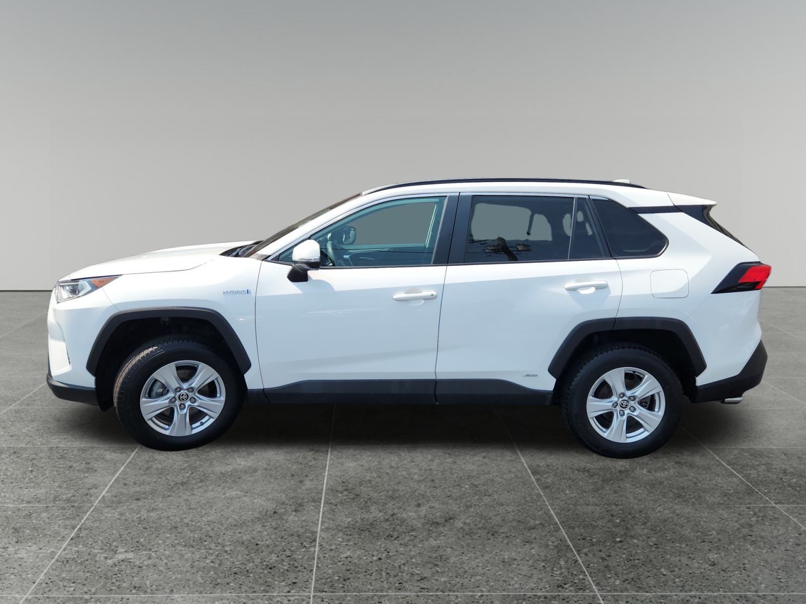 2021 Toyota RAV4 Hybrid XLE 4