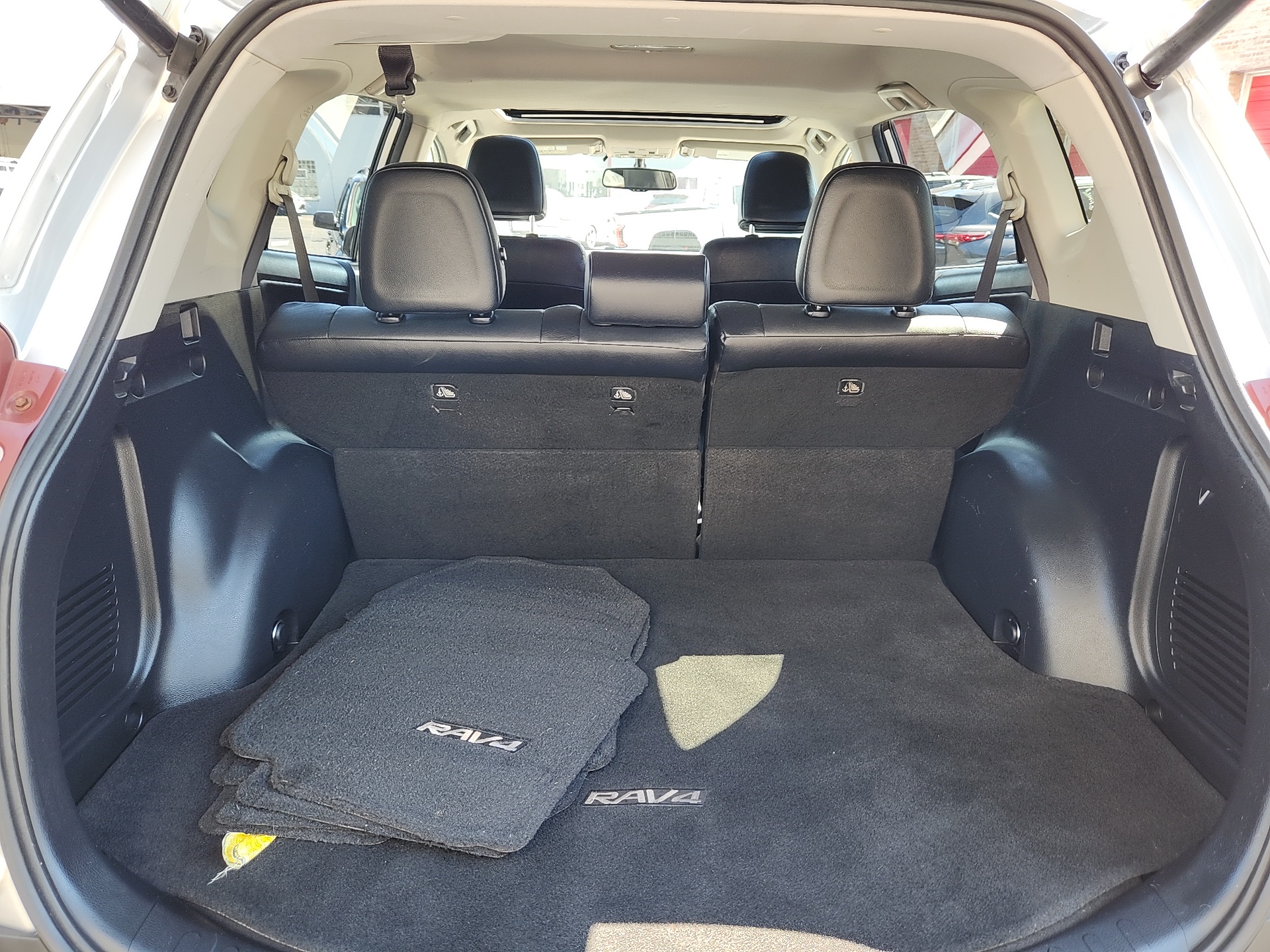 2013 Toyota RAV4 Limited 27