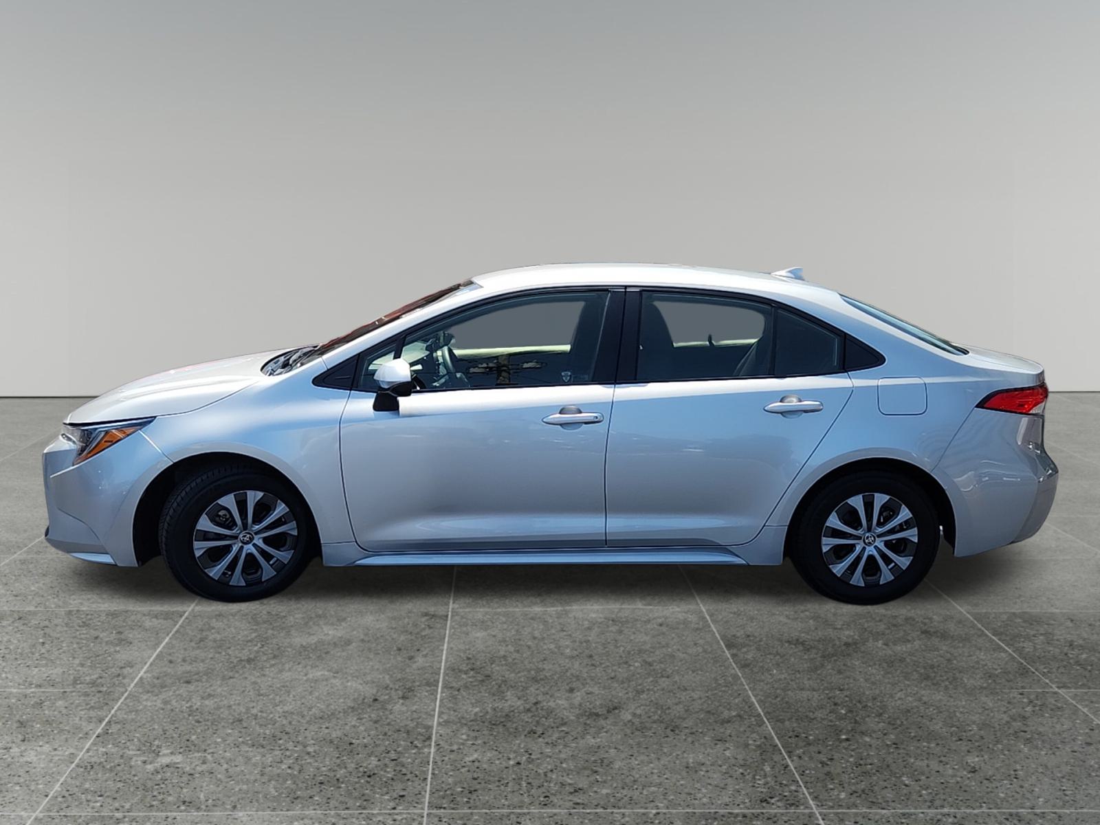 2022 Toyota Corolla Hybrid LE 4