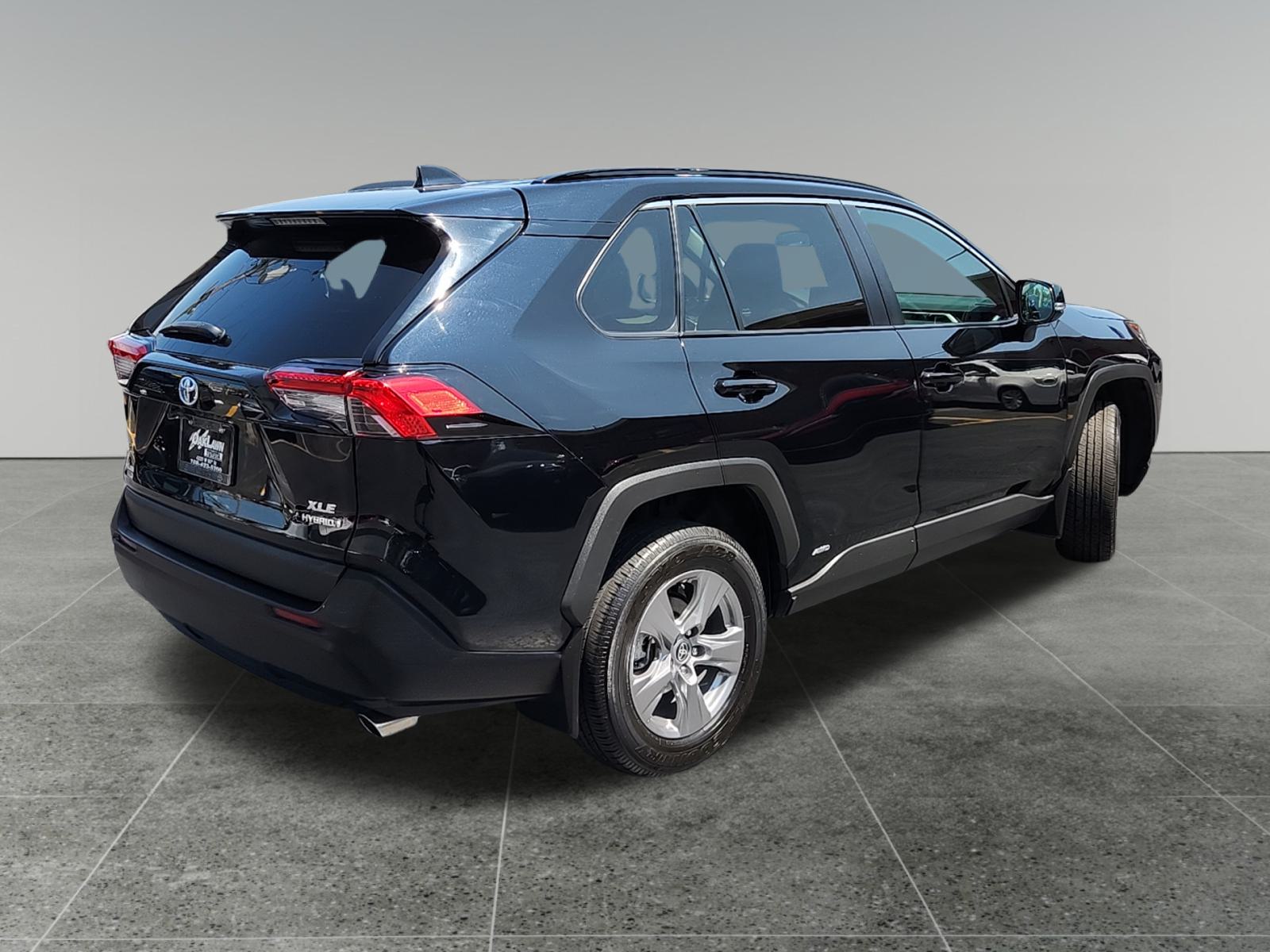 2022 Toyota RAV4 Hybrid XLE 7