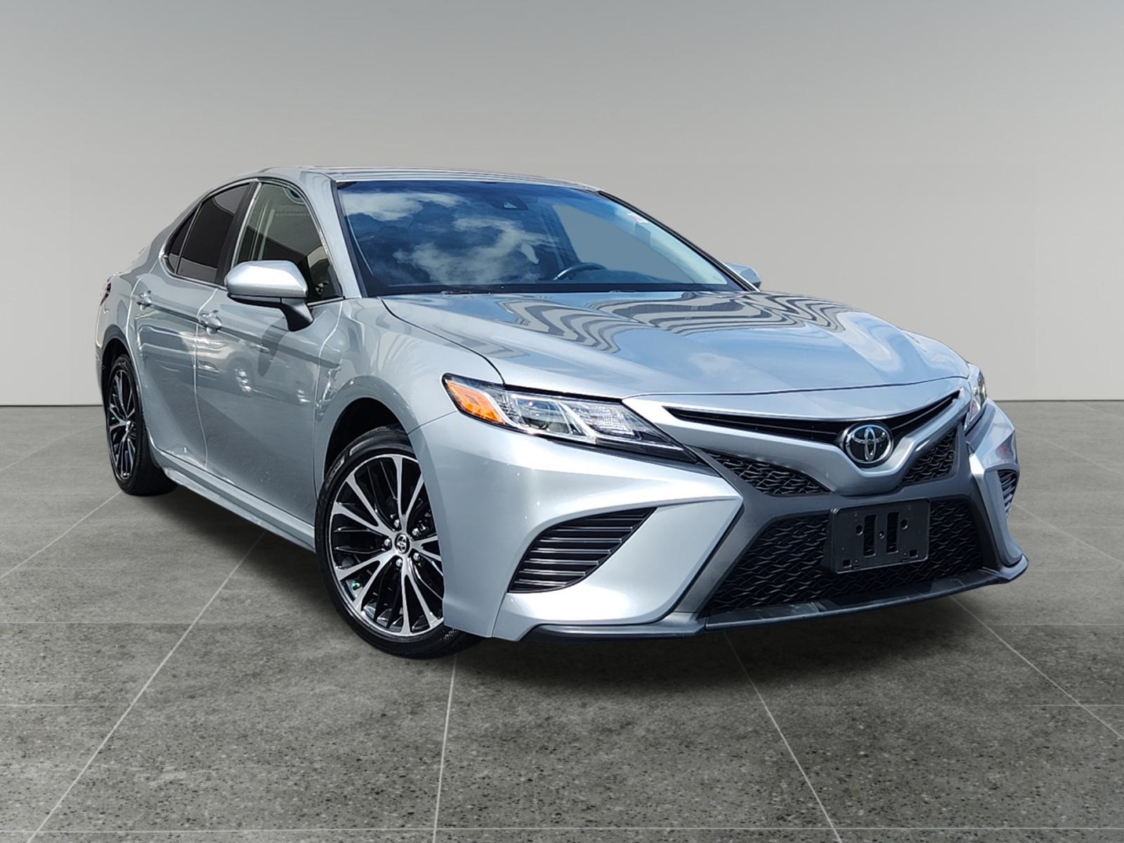 2018 Toyota Camry SE 1