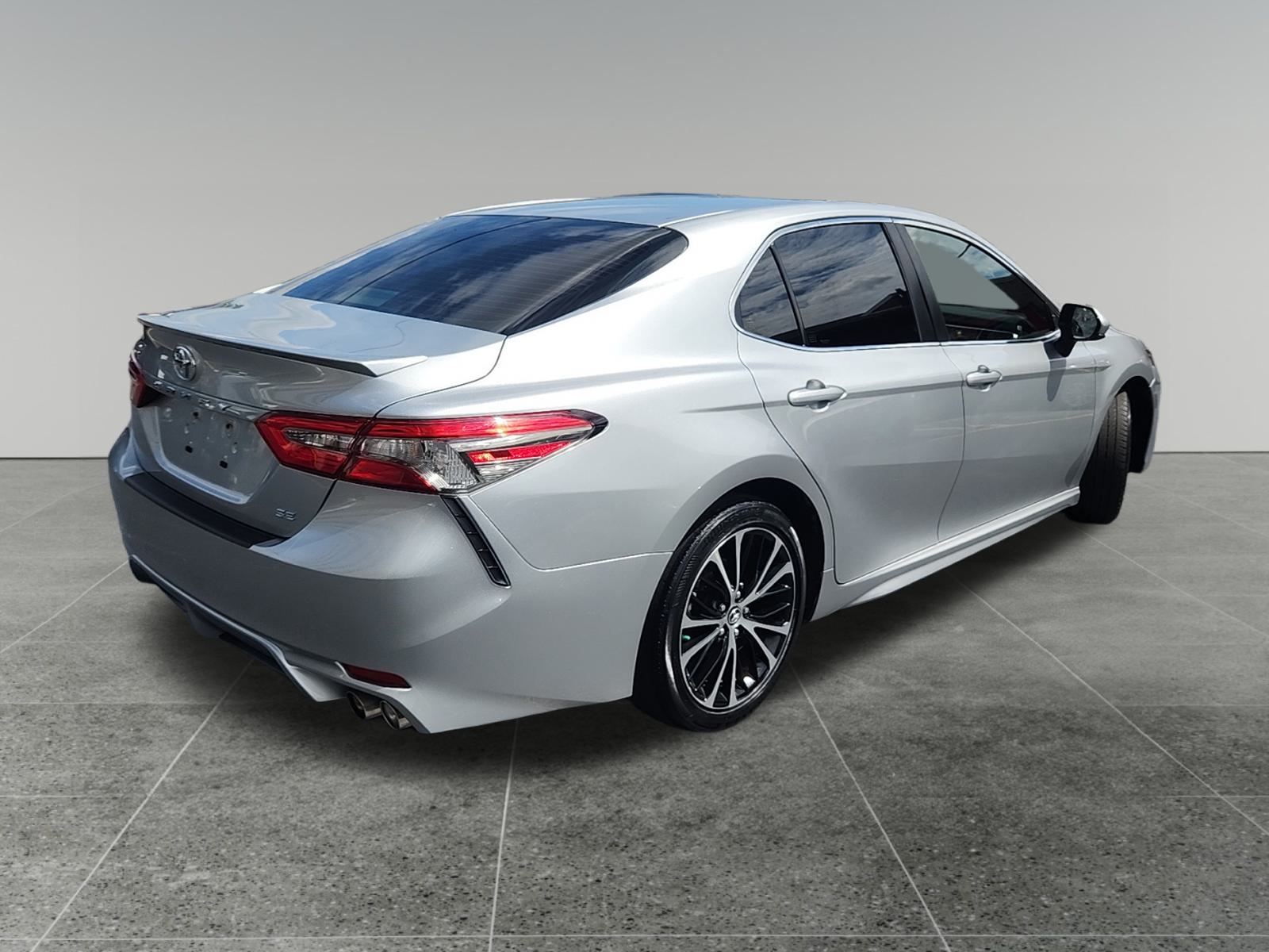 2018 Toyota Camry SE 7