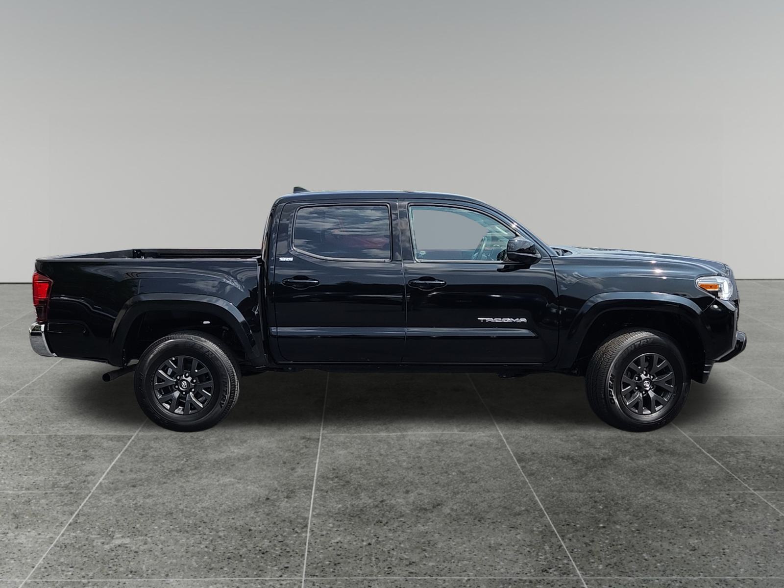 2023 Toyota Tacoma 4WD SR5 8