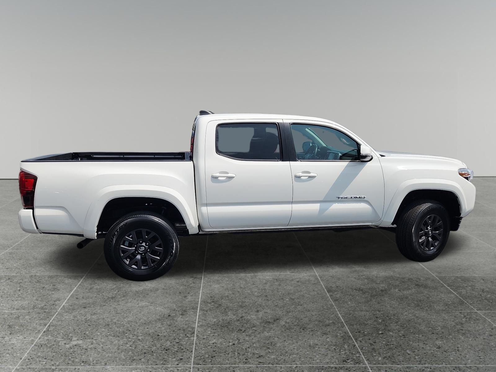 2023 Toyota Tacoma 4WD SR5 8