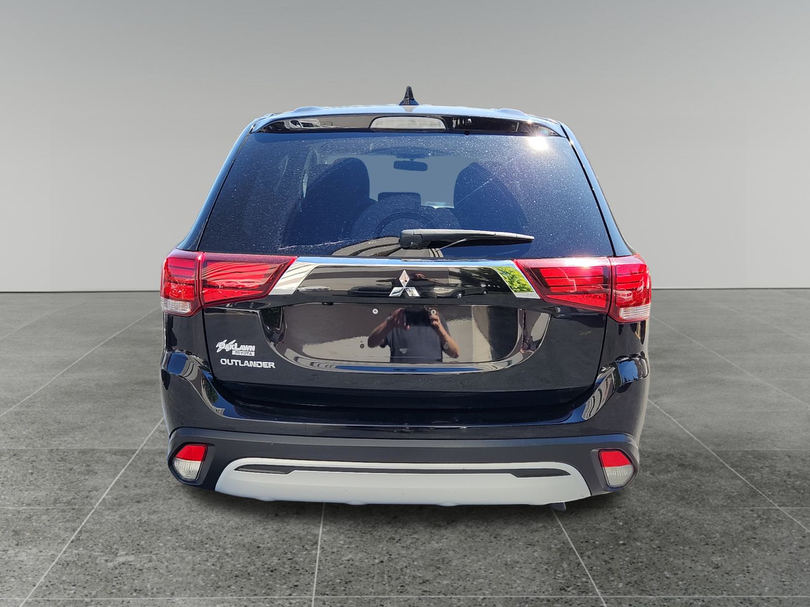 2020 Mitsubishi Outlander ES 6