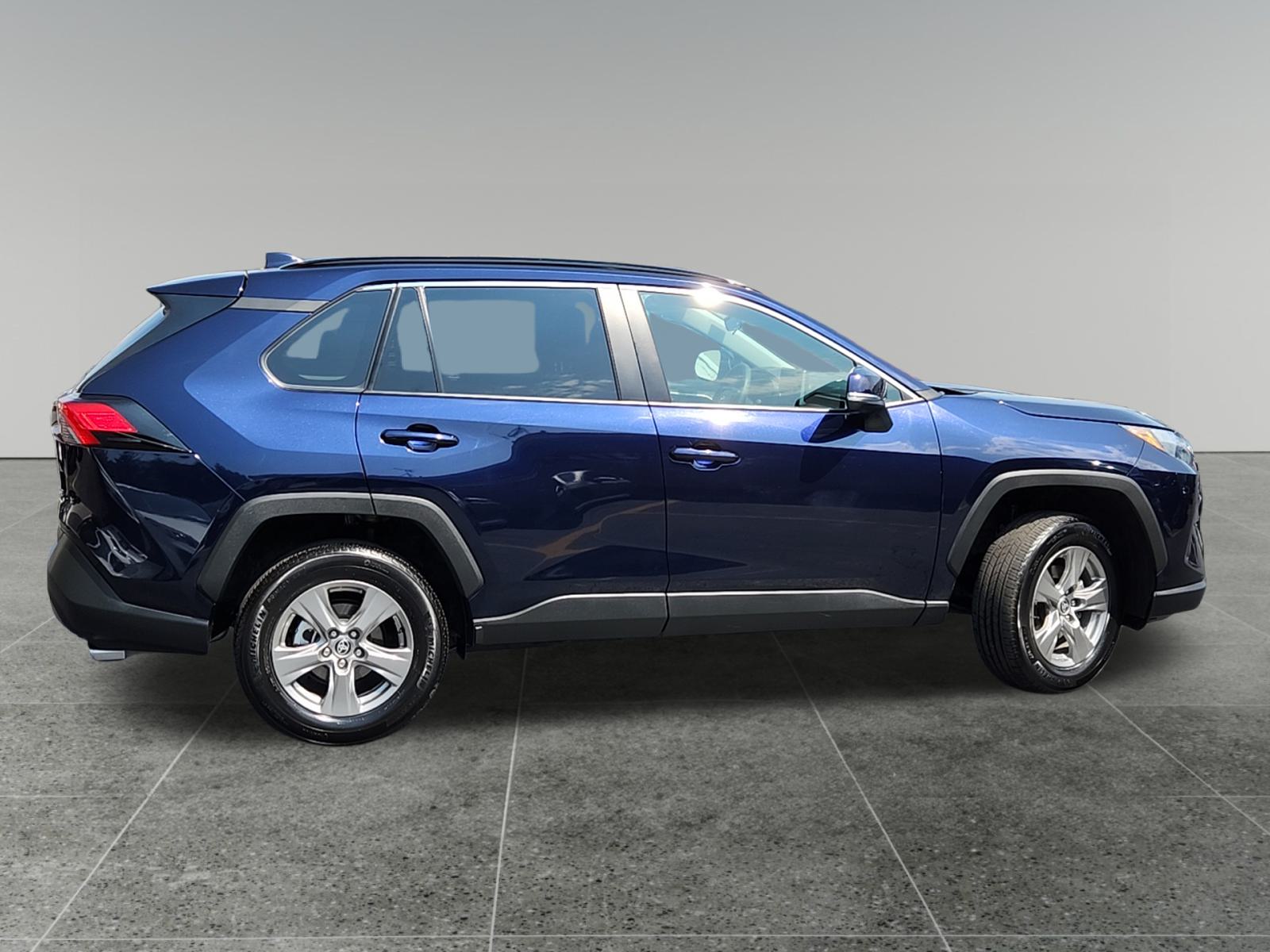 2024 Toyota RAV4 XLE 8