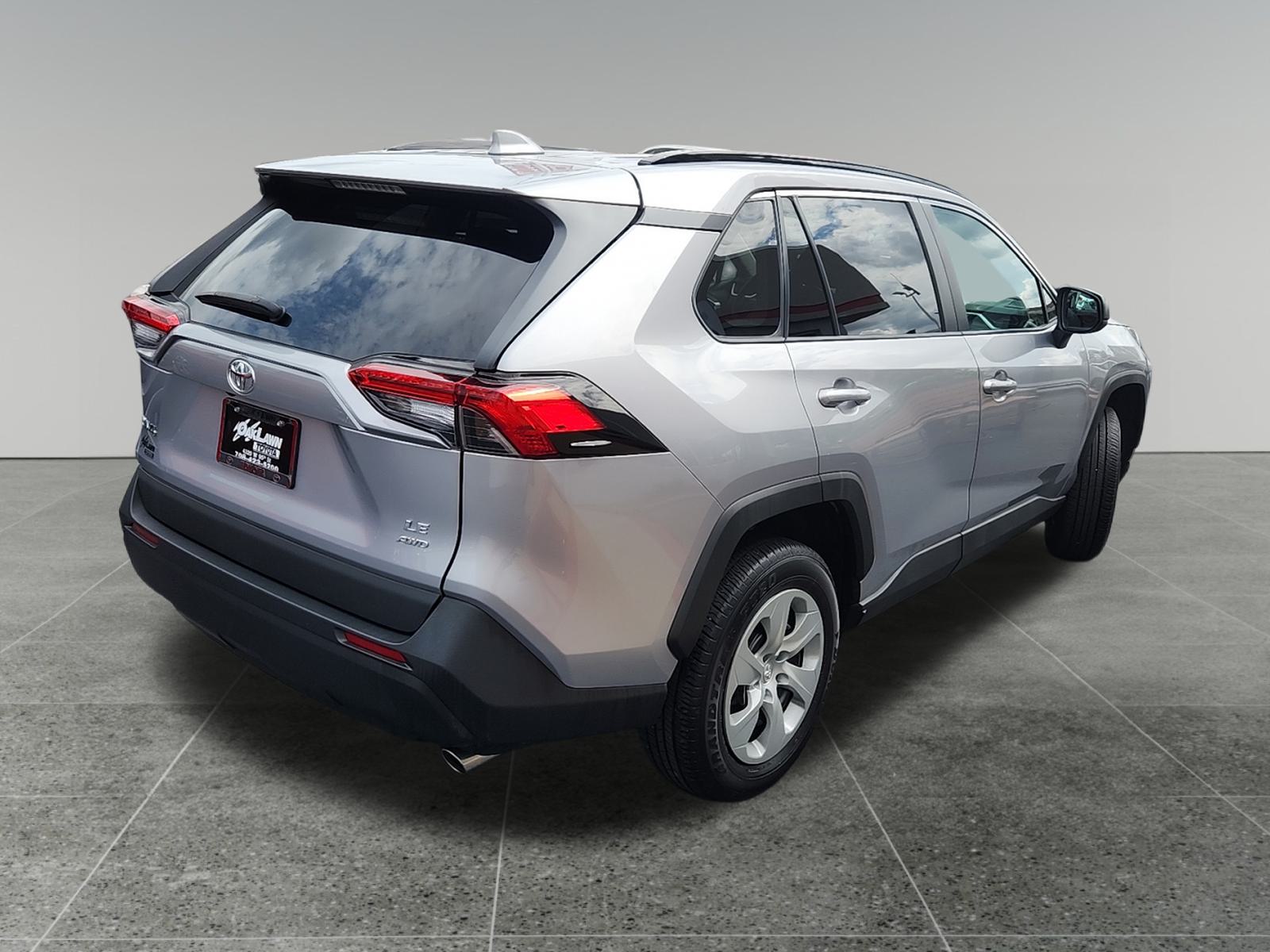 2021 Toyota RAV4 LE 7