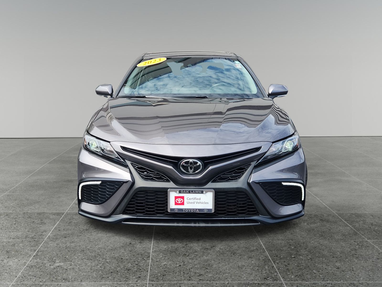 2023 Toyota Camry SE 2