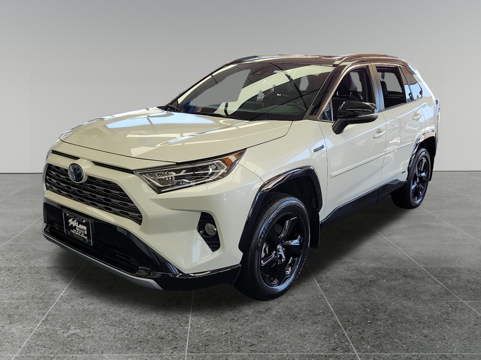 2021 Toyota RAV4 Hybrid XSE 3