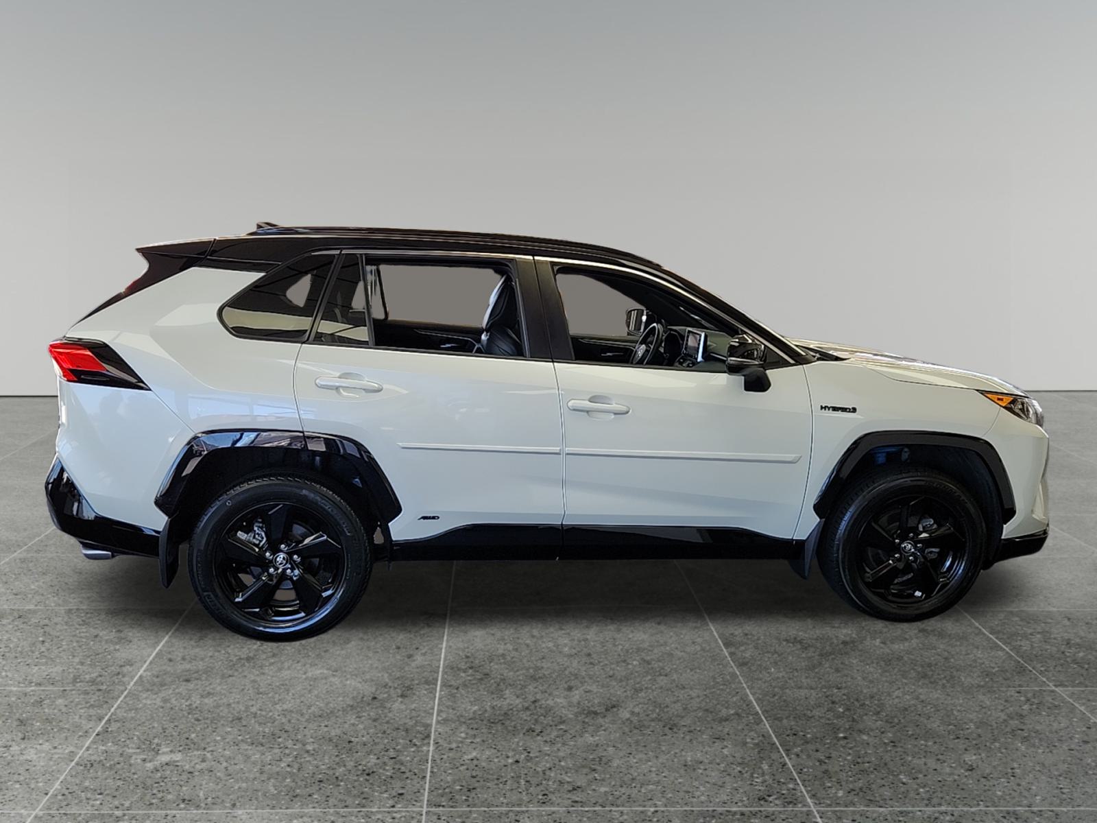 2021 Toyota RAV4 Hybrid XSE 8