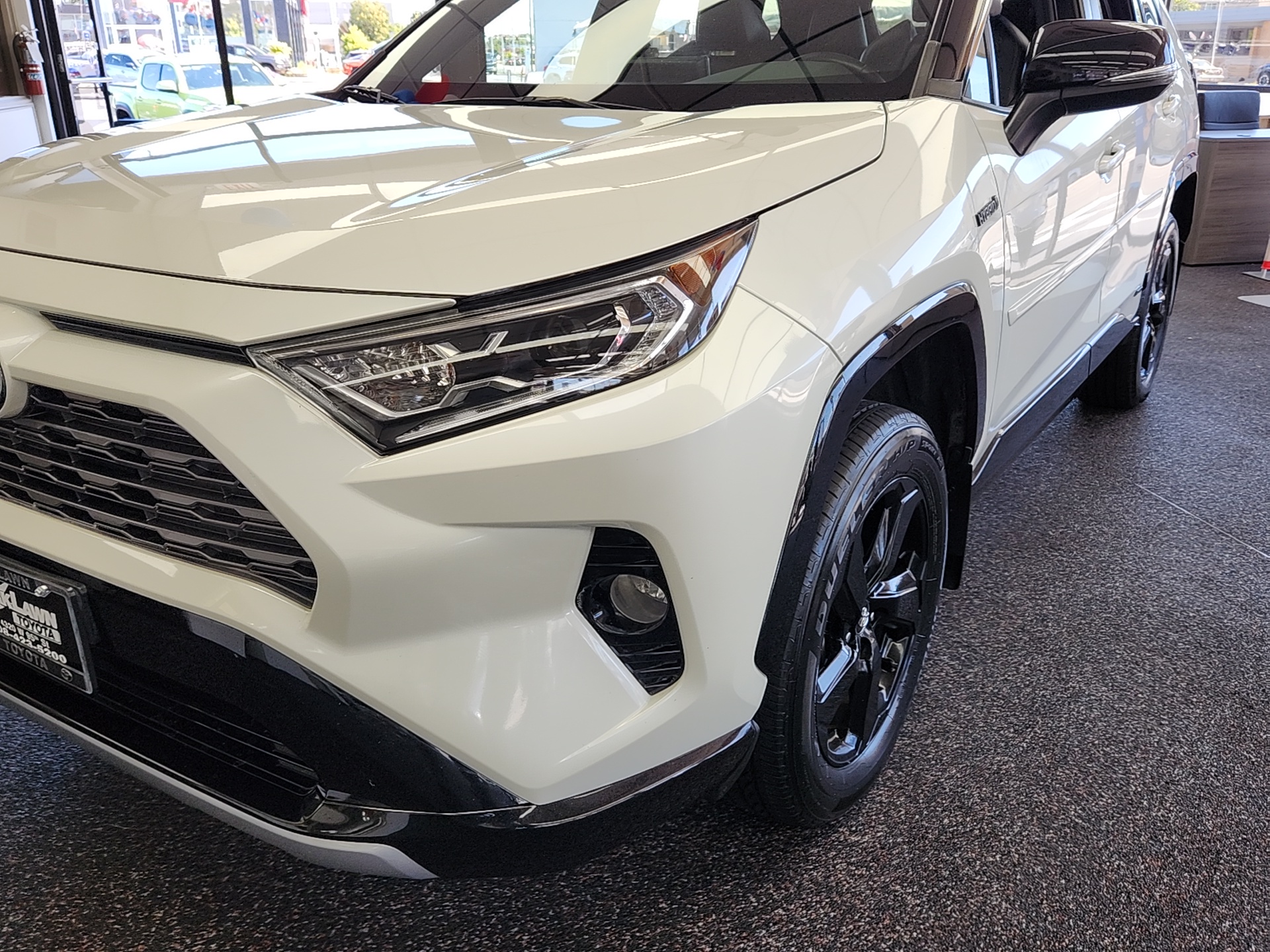 2021 Toyota RAV4 Hybrid XSE 9