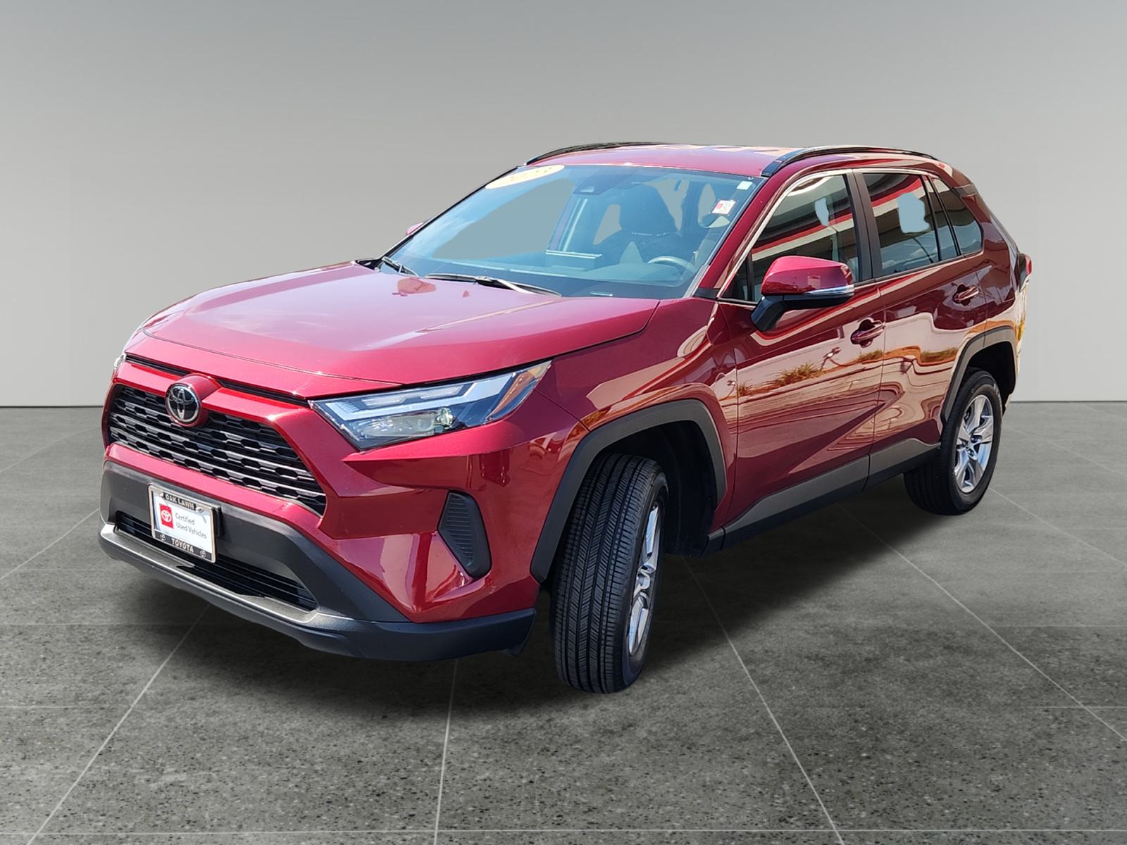 2023 Toyota RAV4 XLE 3