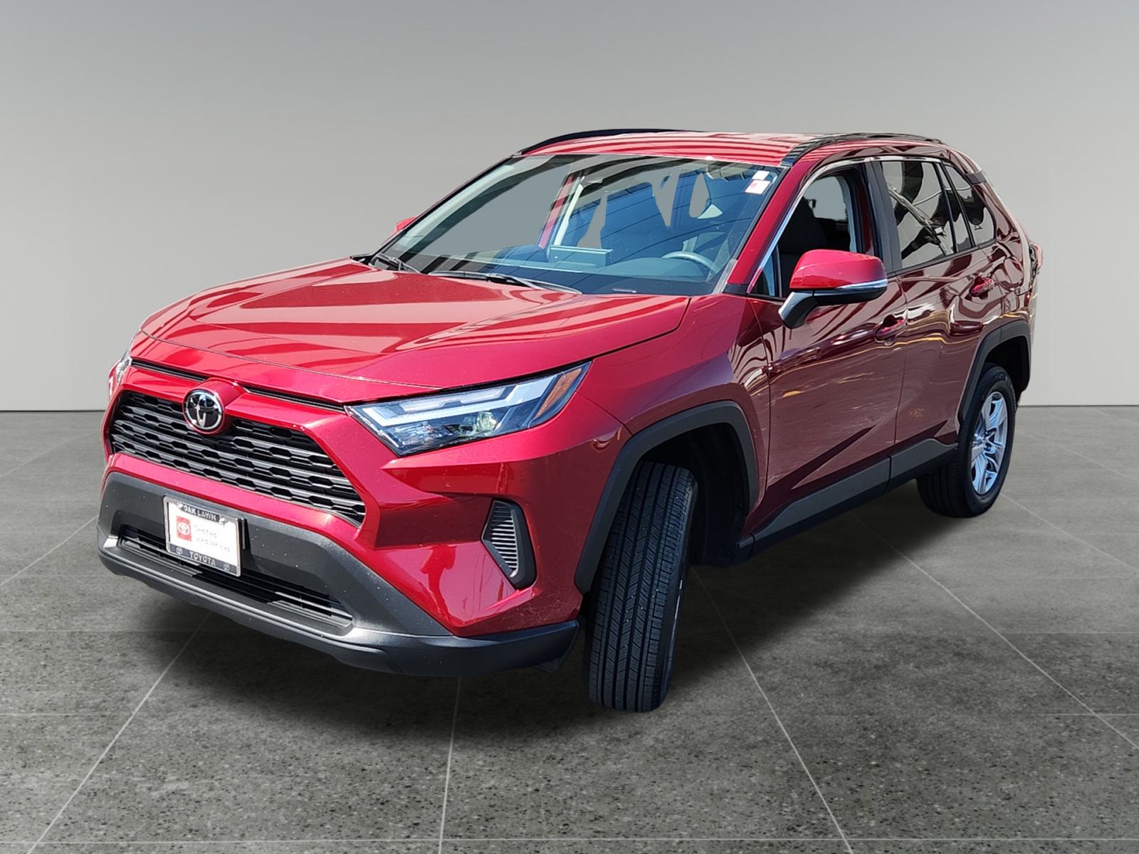 2023 Toyota RAV4 XLE 3