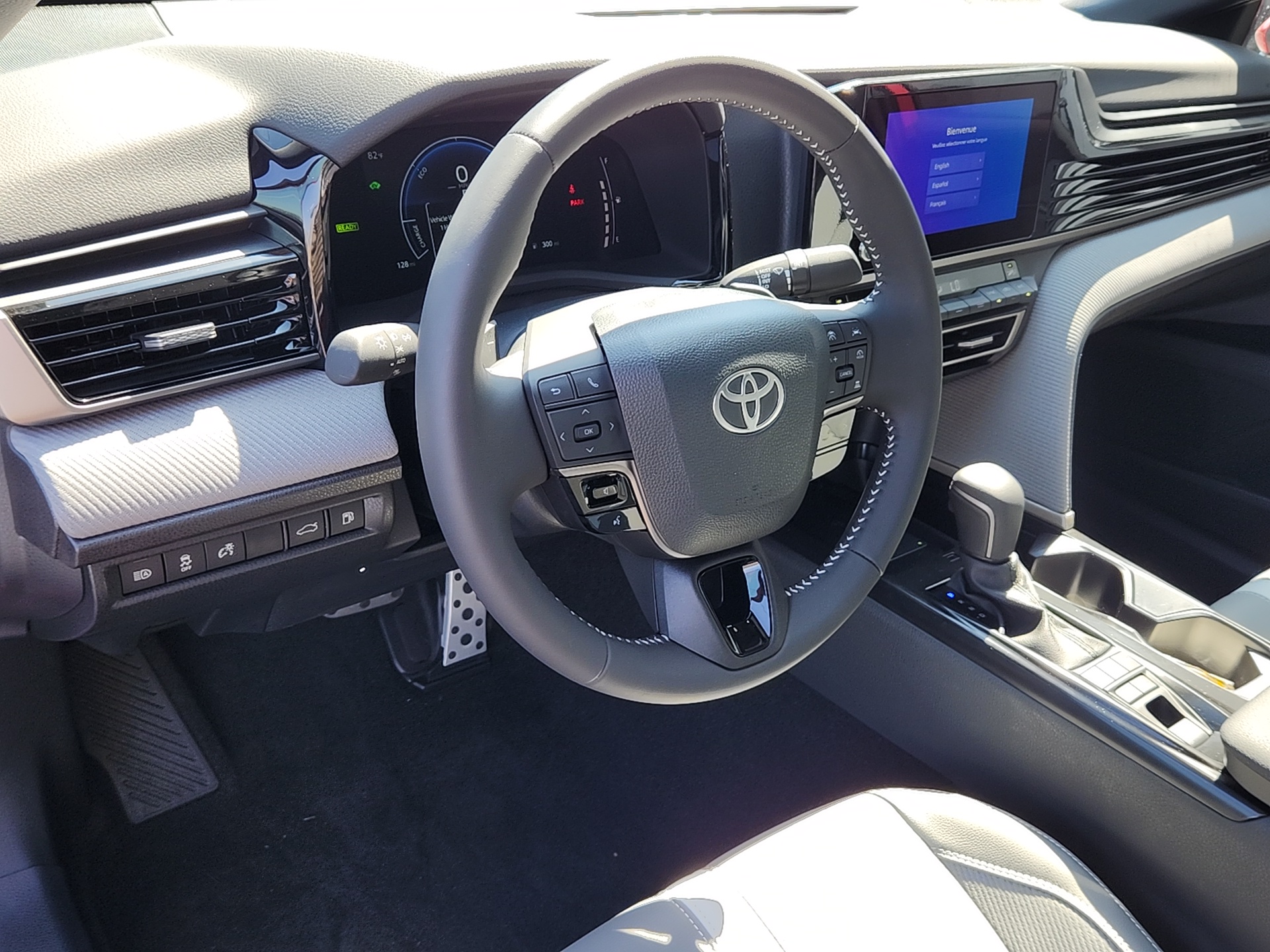 2025 Toyota Camry SE 11