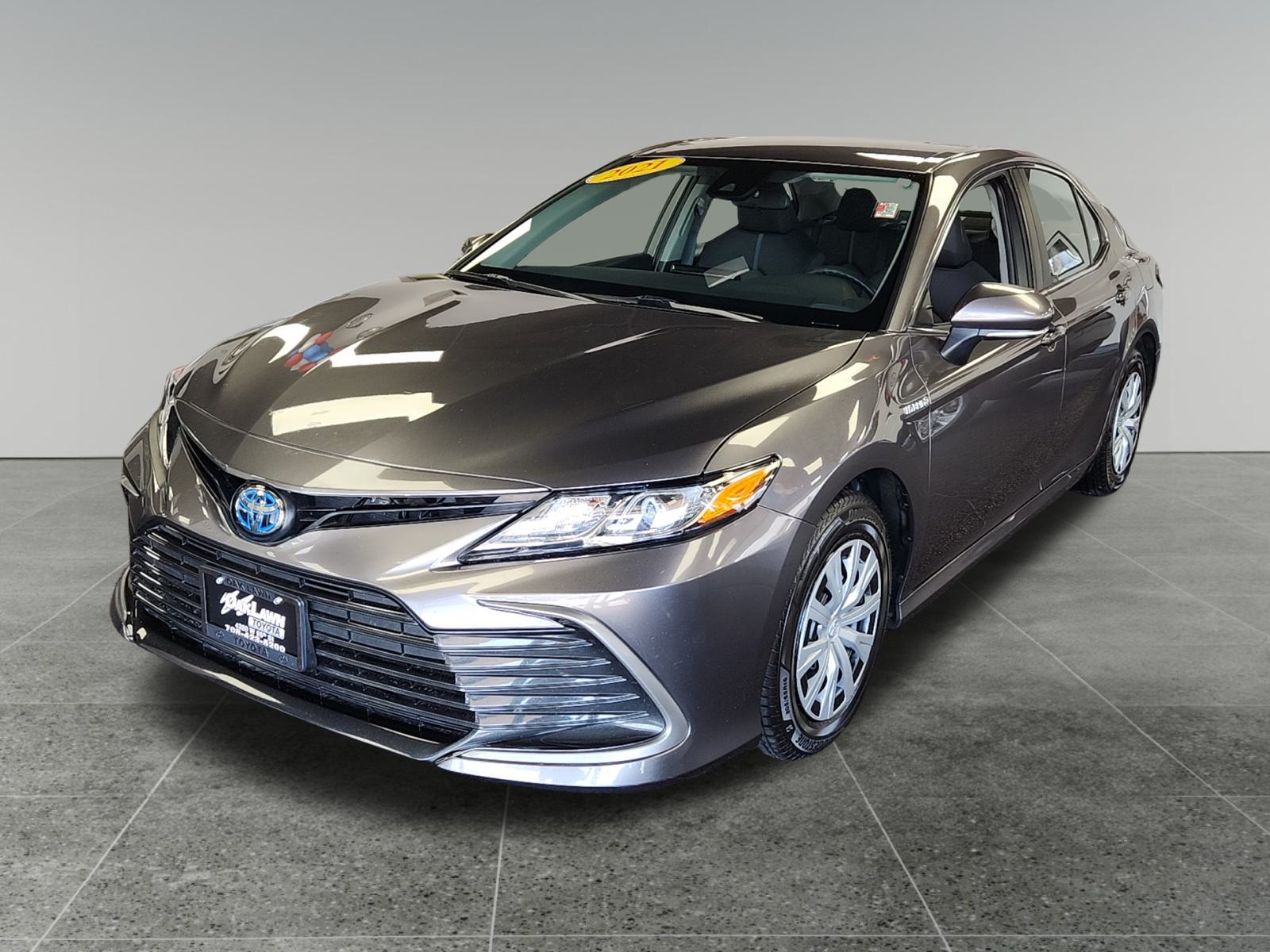 2021 Toyota Camry Hybrid LE 3