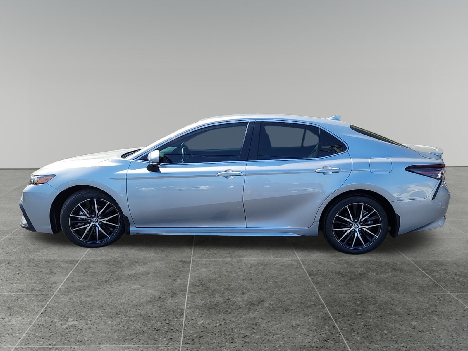 2024 Toyota Camry Hybrid SE 4